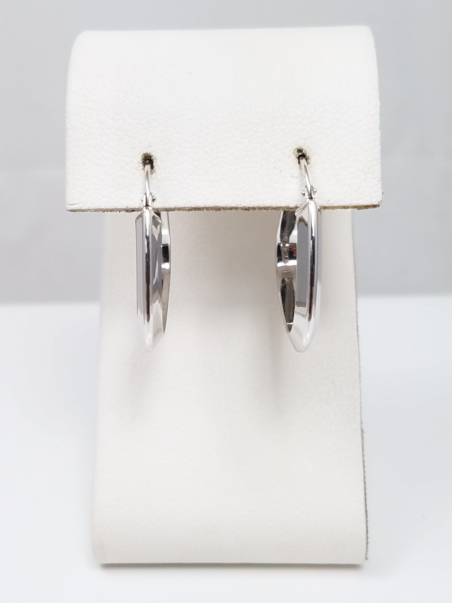 Chic 14k White Gold Hollow Triangle Shape Hoop Earrings