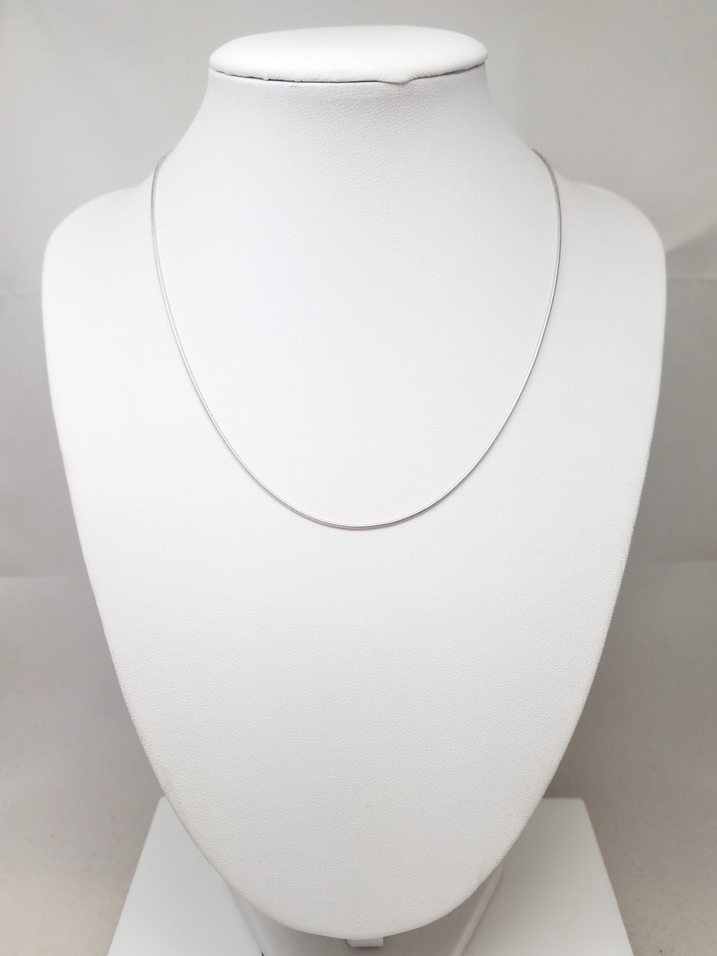 Classy 15.75" 14k White Gold Solid Snake Chain Necklace