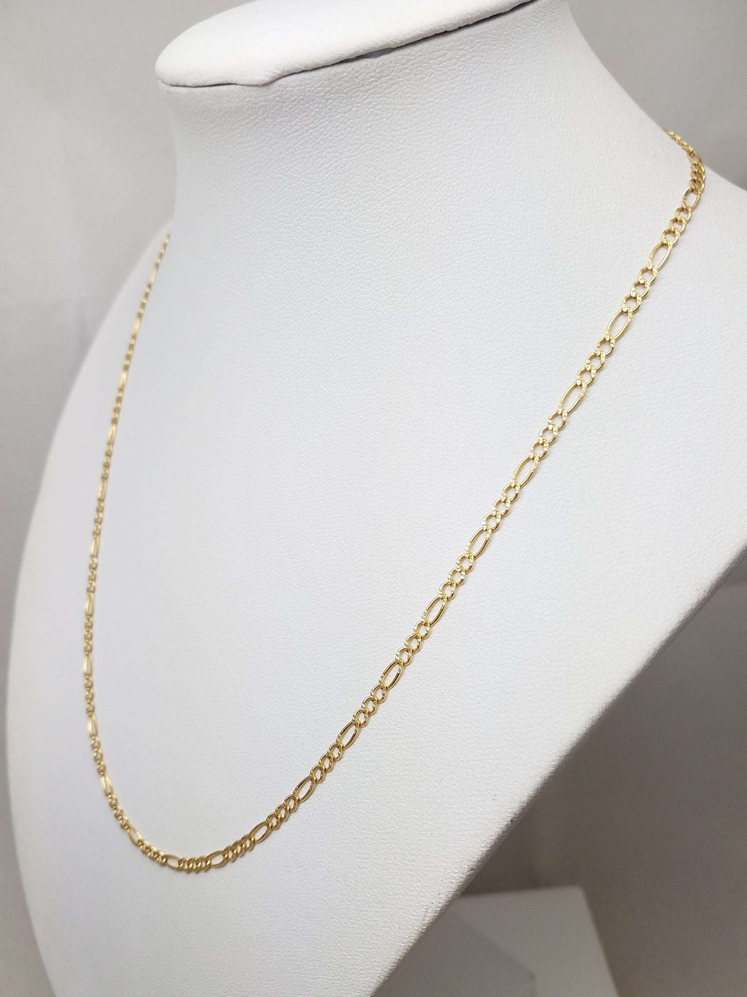 Sleek 18" Solid 14k Yellow Gold Diamond Cut Figaro Link Chain Necklace