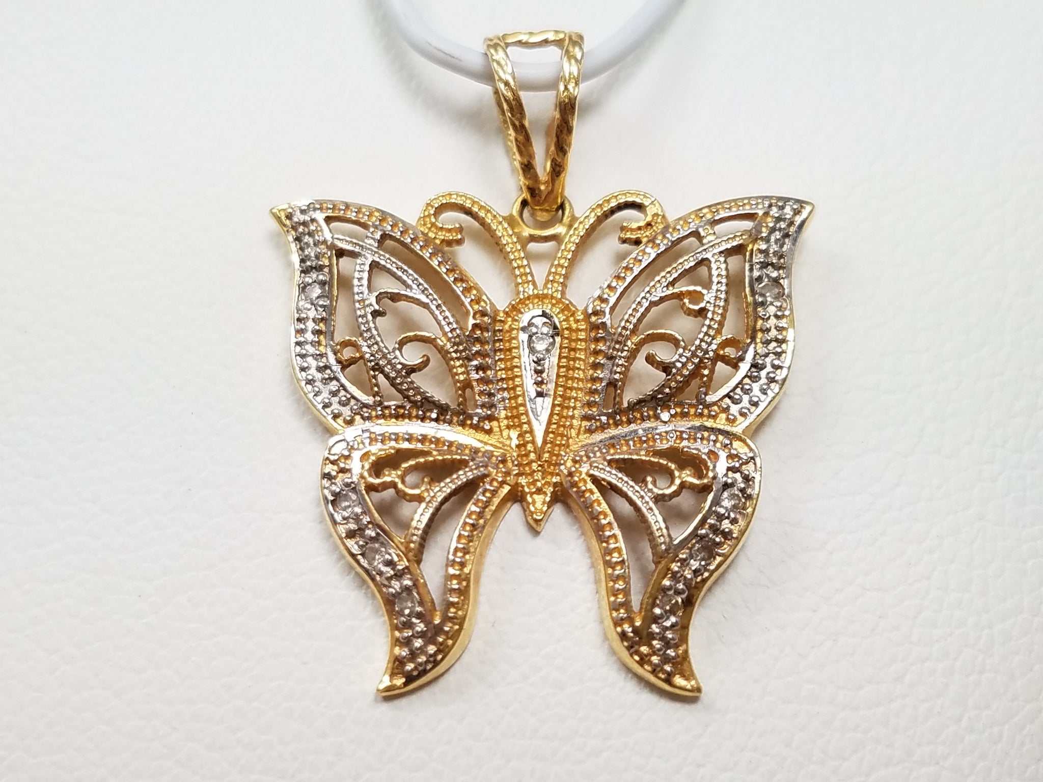 Beautiful 18k Two Tone Gold Natural Diamond Butterfly Pendant