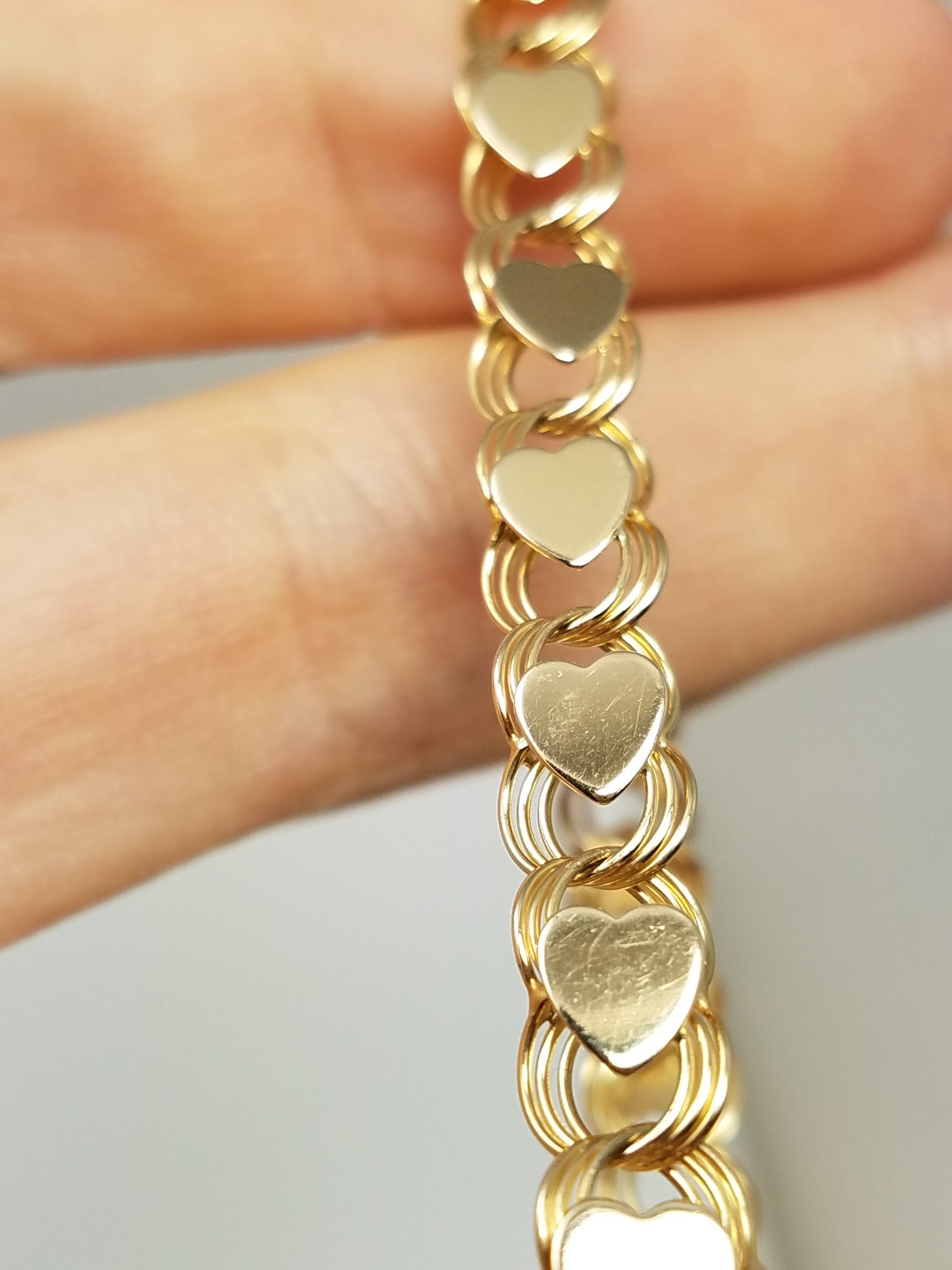 Lovely 7 3/4" 14k Yellow Gold Heart Bracelet