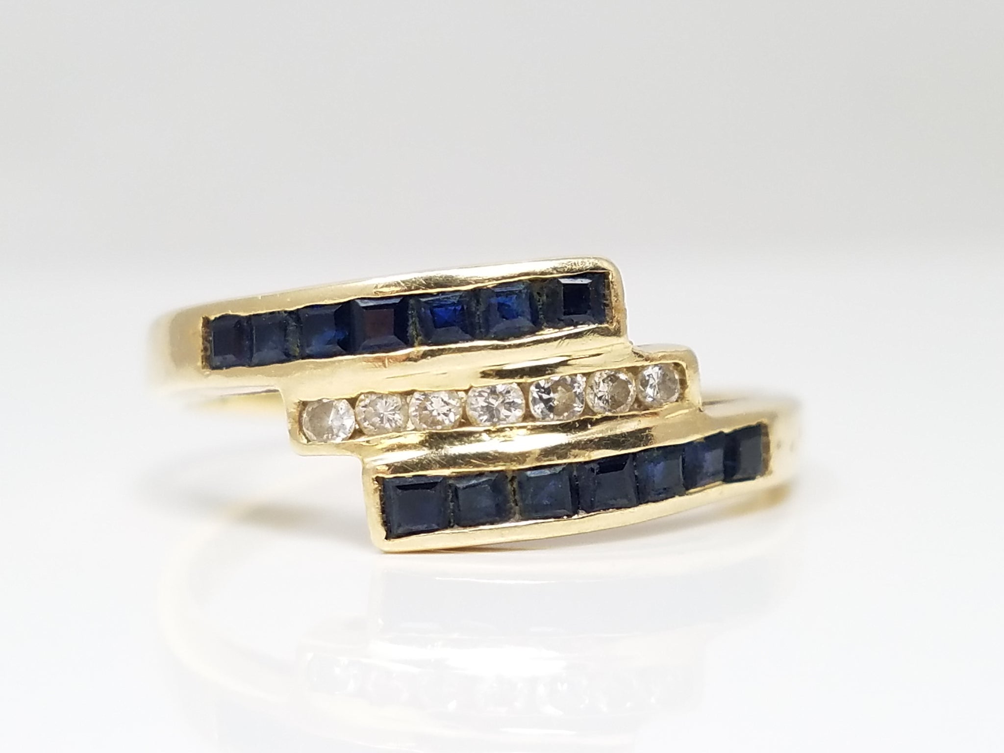 Fashionable 14k Yellow Gold Natural Sapphire Diamond Ring Band