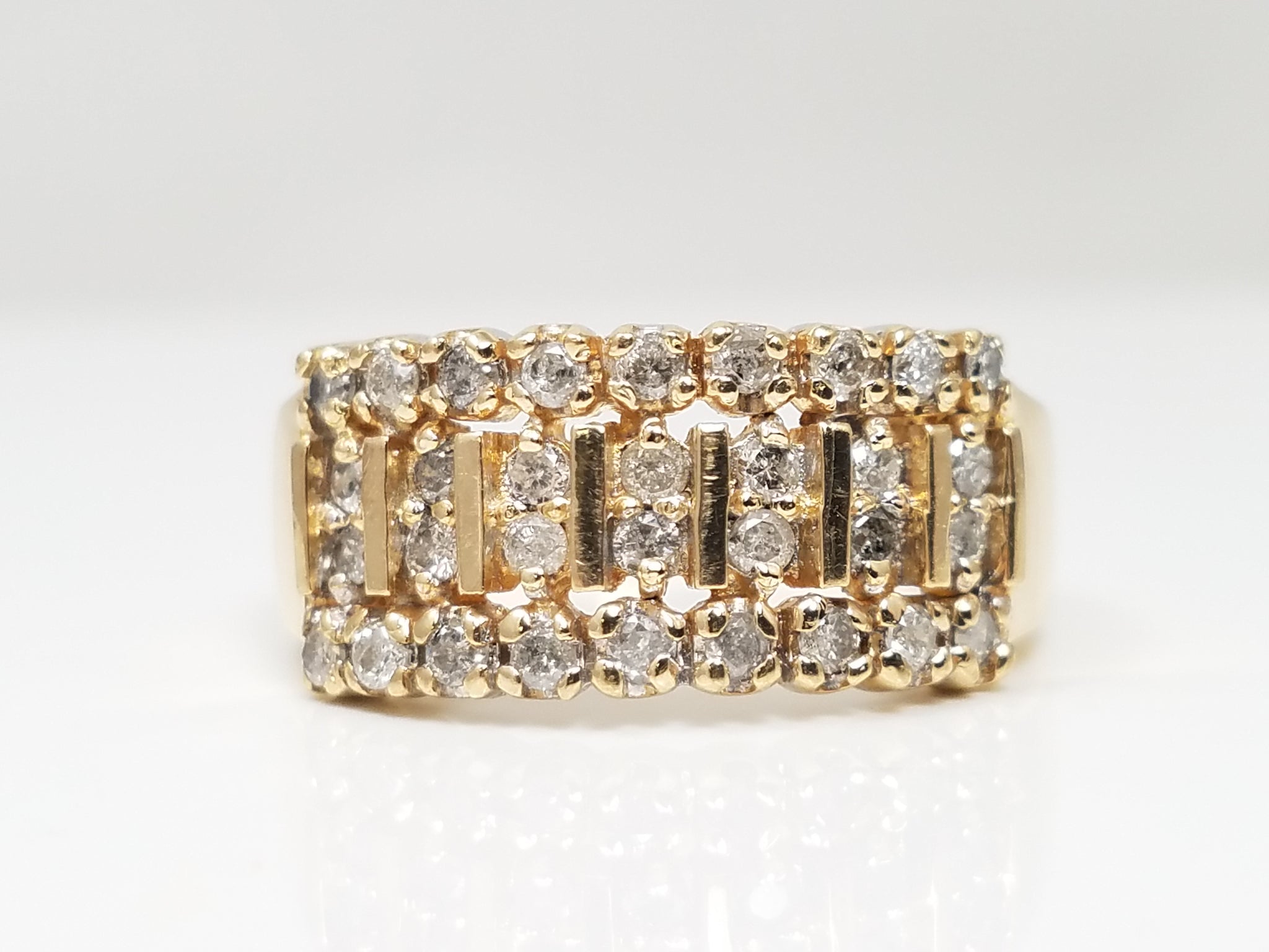Exciting 10k Yellow Gold Natural Diamond Ring Band
