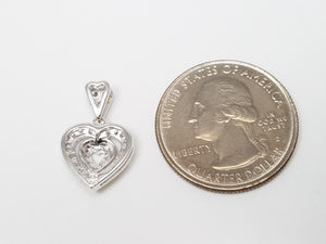 Lovely 18k White Gold Natural Diamond Heart Pendant