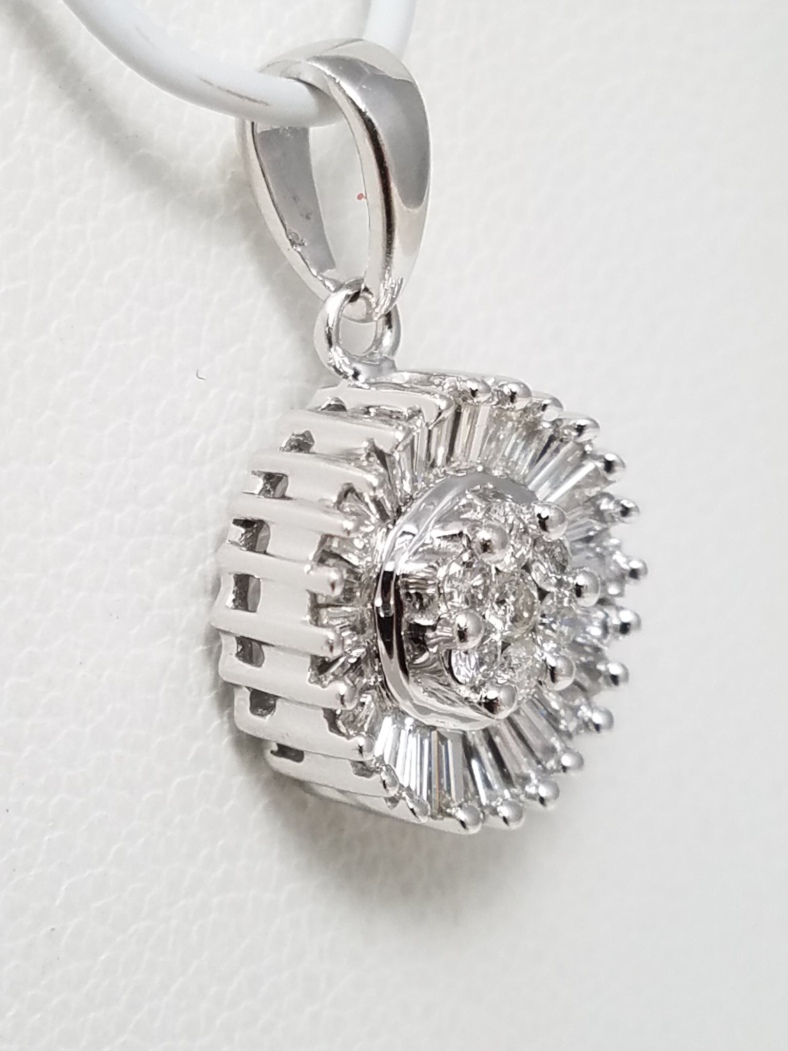 Scintillating 14k White Gold Natural Diamond Circle Pendant