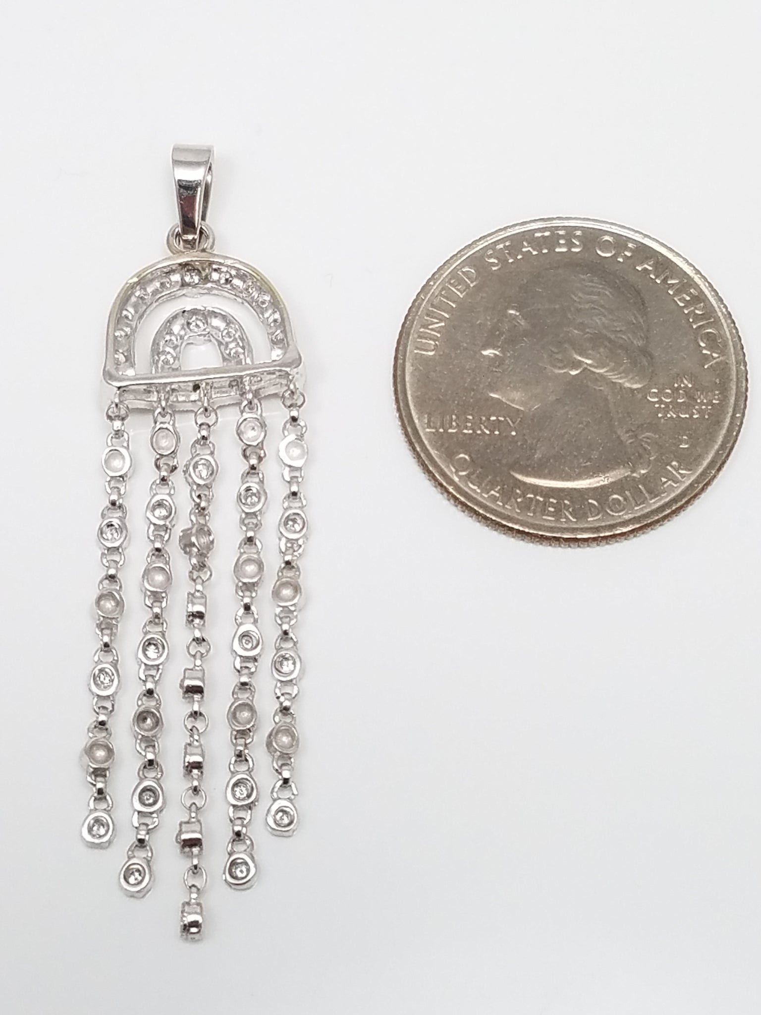Chic 14k White Gold Natural Diamond Dangle Pendant