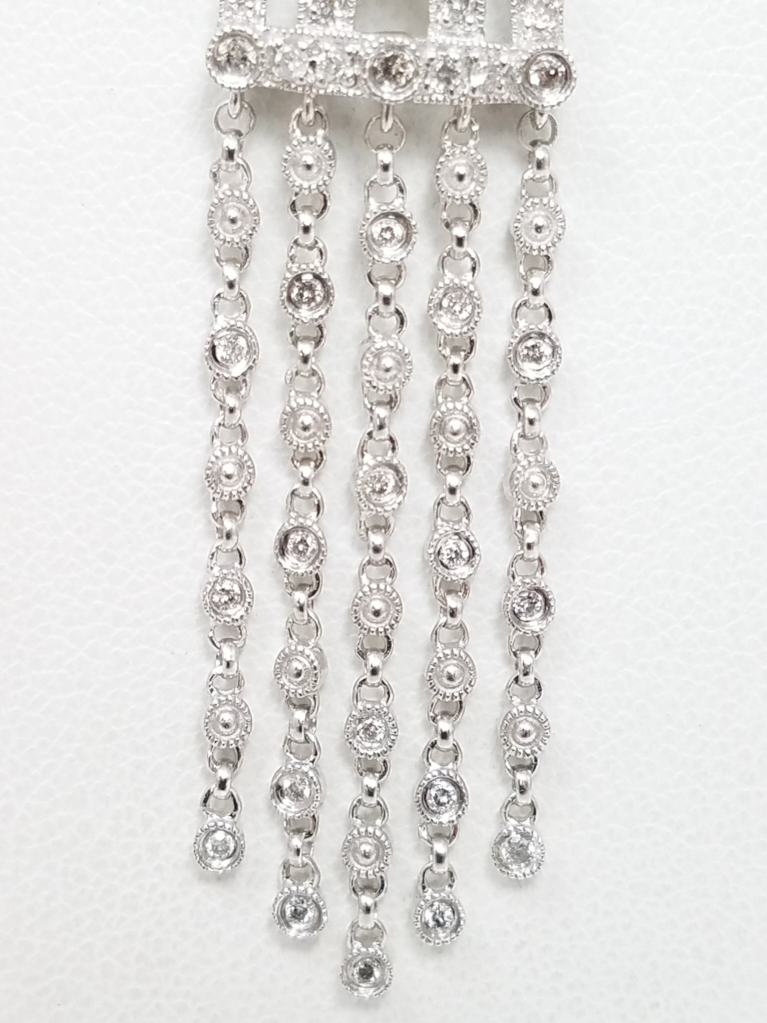 Chic 14k White Gold Natural Diamond Dangle Pendant