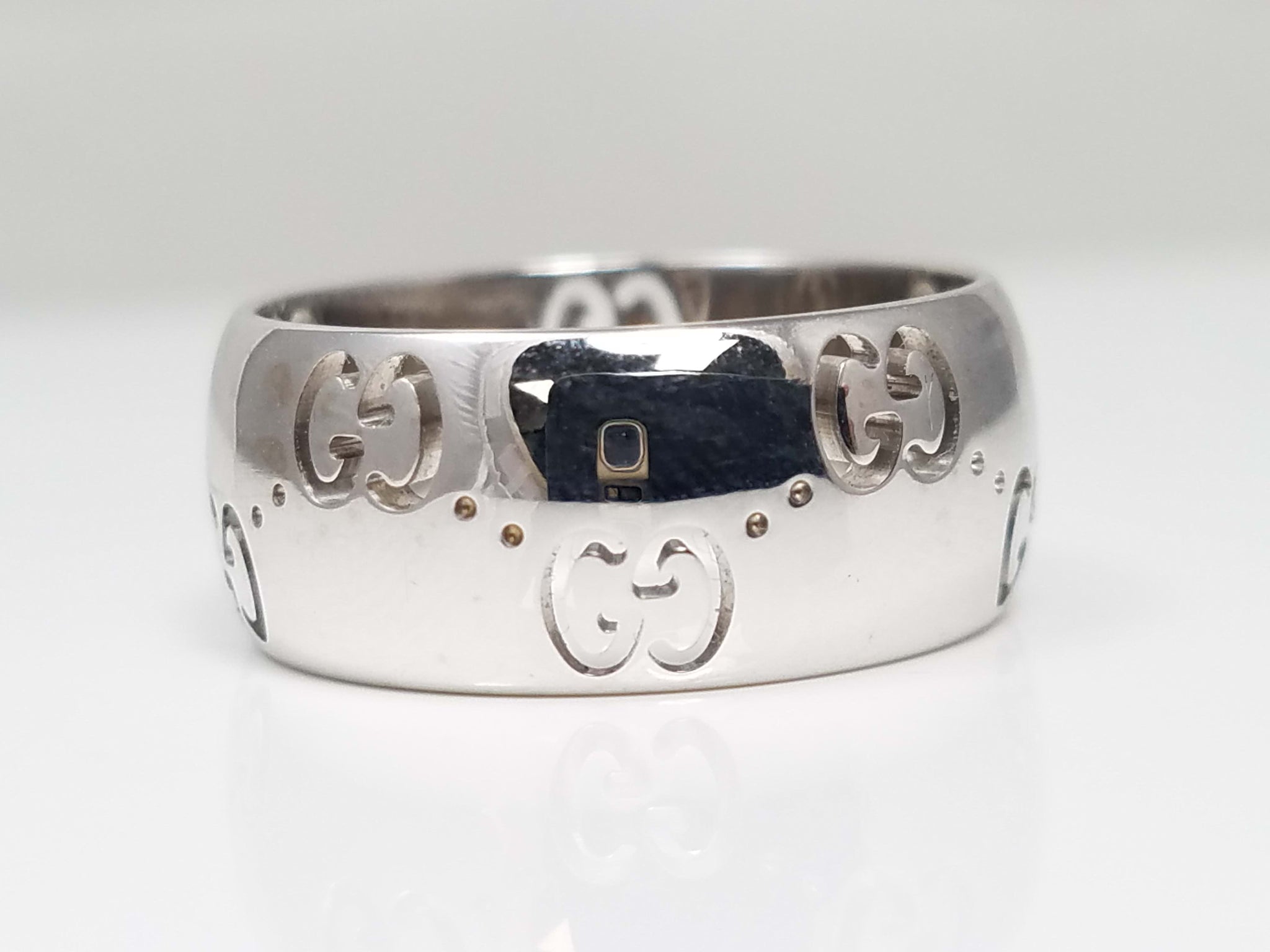 Gucci  "Icon" 18k White Gold Ring