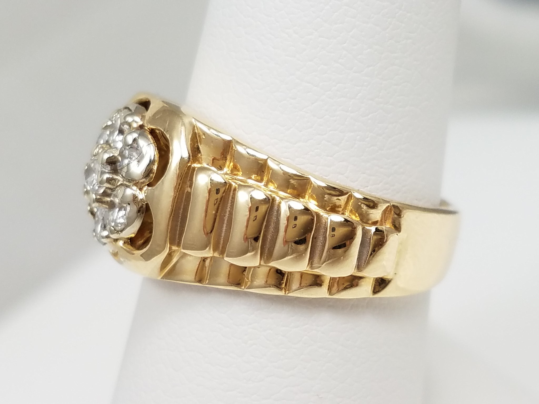 Striking Natural Diamond 14k Yellow Gold Ring
