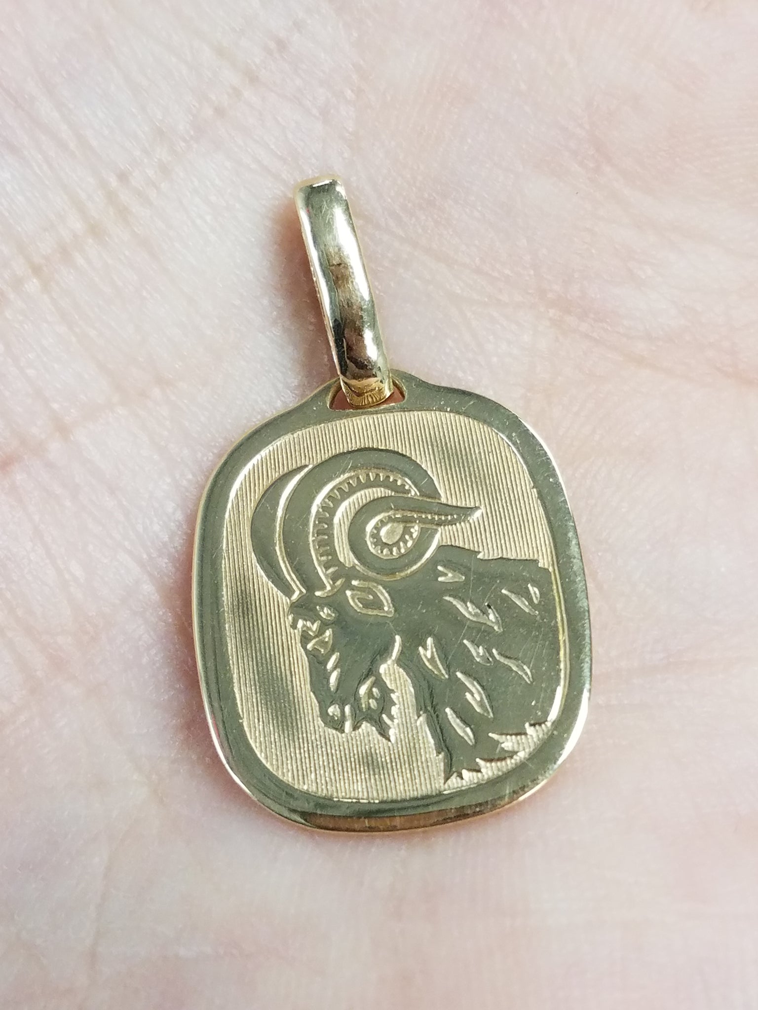 Aries Zodiac 18k Yellow Gold Pendant Italy