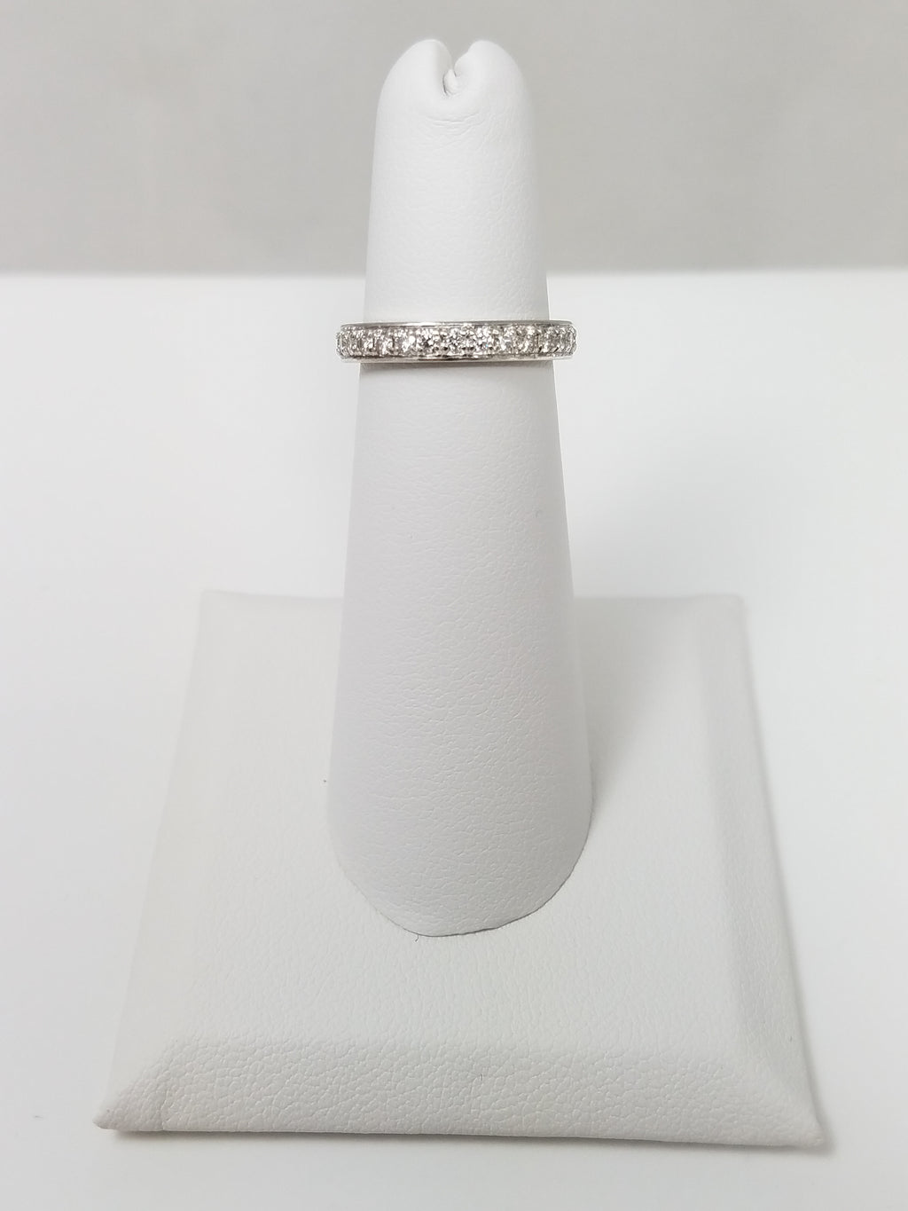 Brilliant 18k White Gold Natural Diamond Anniversary Ring Band