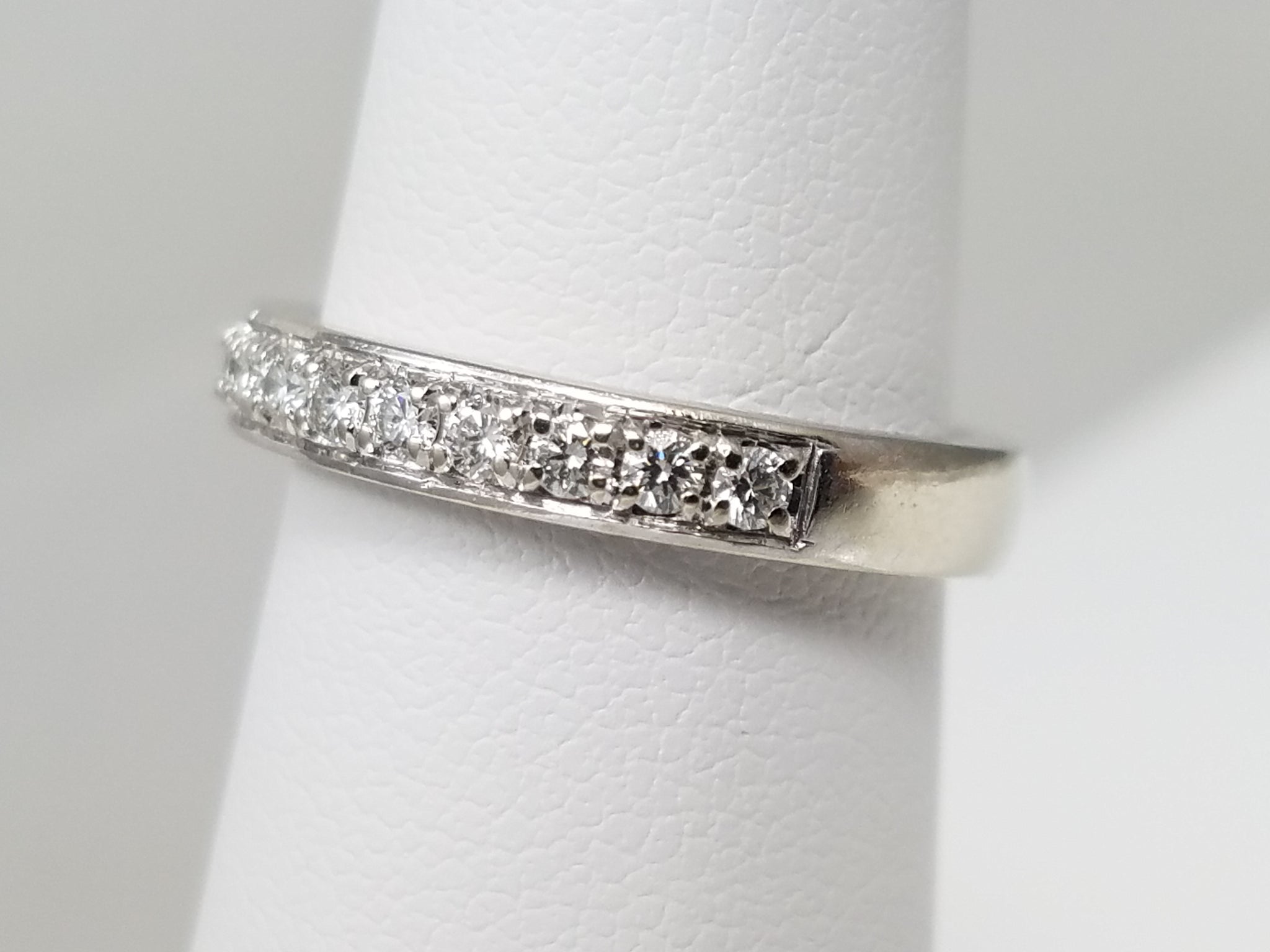 Brilliant 18k White Gold Natural Diamond Anniversary Ring Band