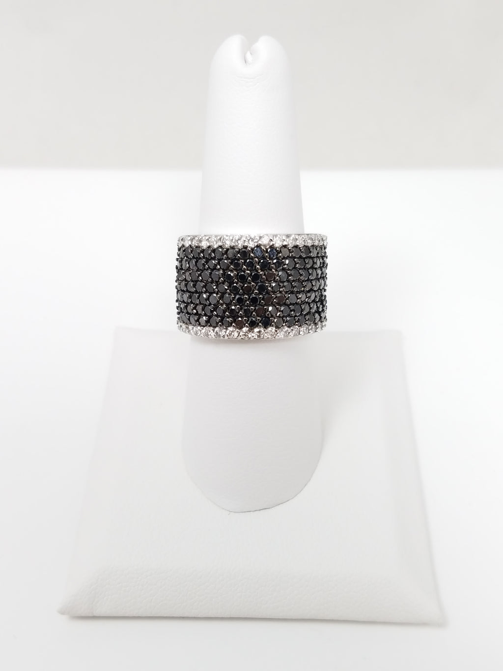 EFFY $4,000 Retail Stunning 14k White Gold Natural Diamond Ring Band