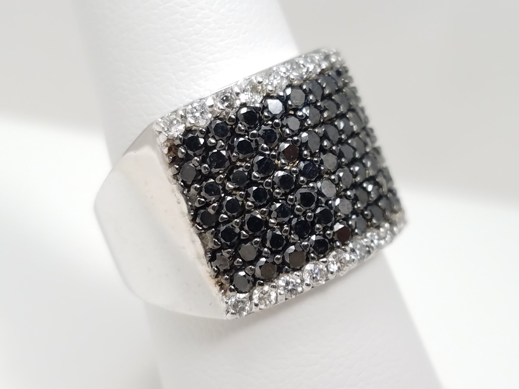 EFFY $4,000 Retail Stunning 14k White Gold Natural Diamond Ring Band