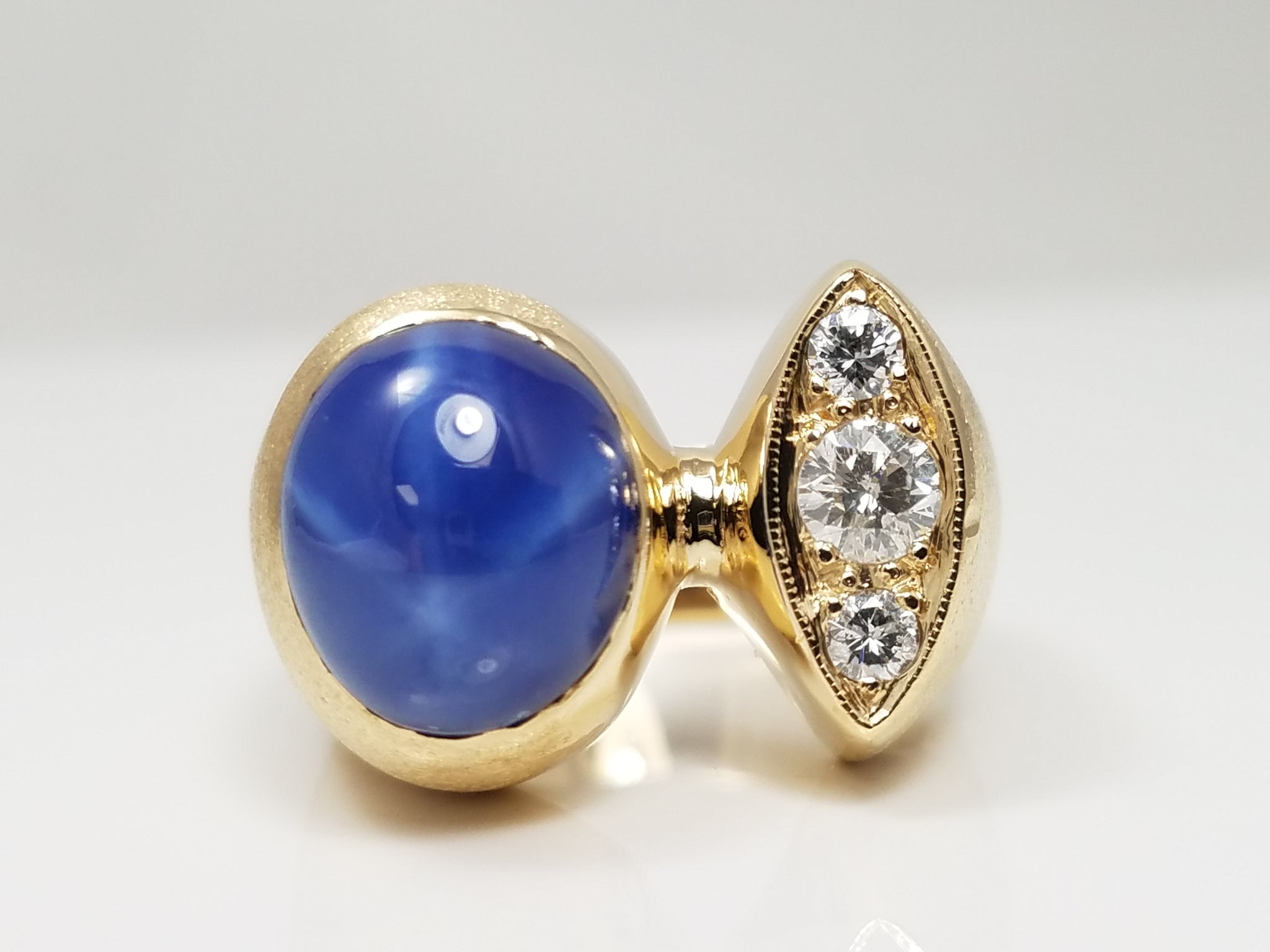 Vintage 14k Yellow Gold Lab Star Sapphire Natural Diamond Custom Ring