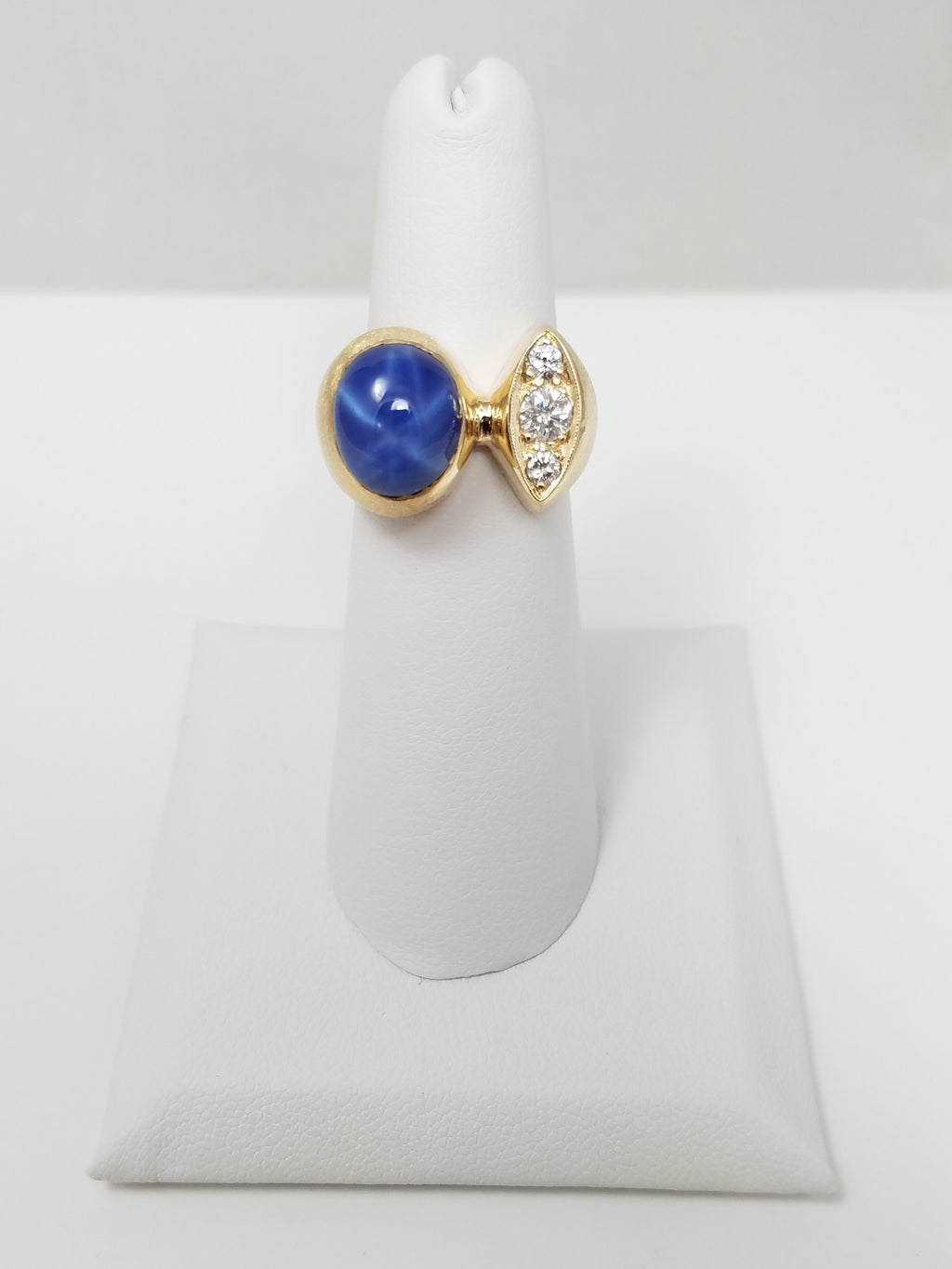 Vintage 14k Yellow Gold Lab Star Sapphire Natural Diamond Custom Ring