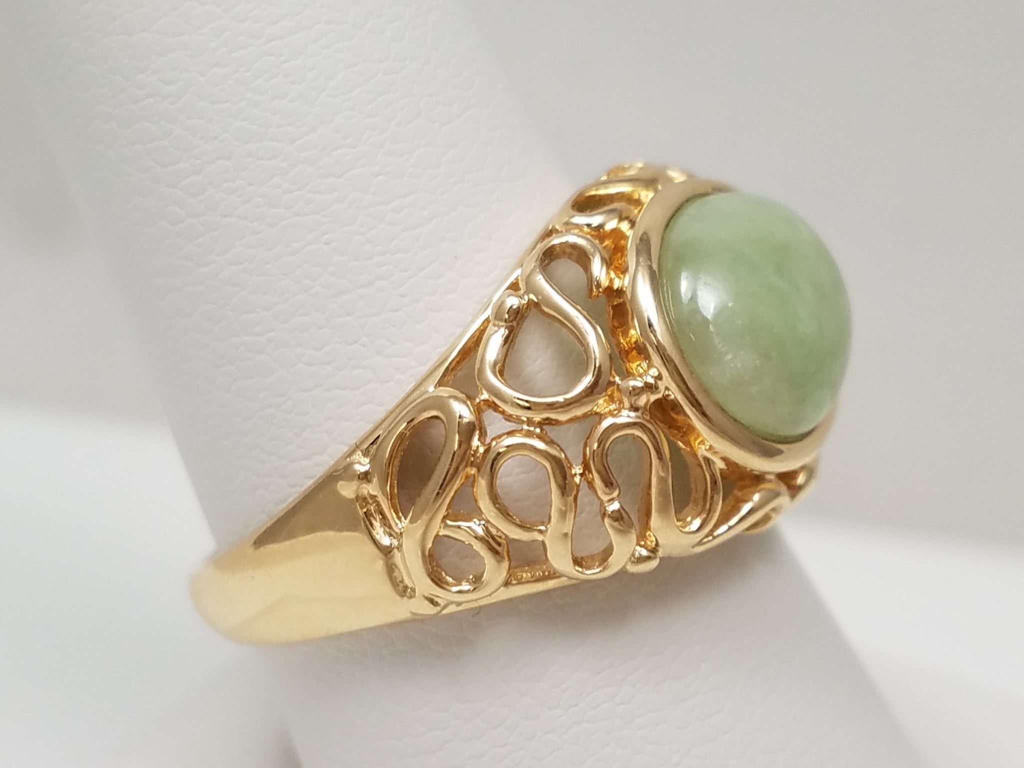 Extravagant 14k Yellow Gold Natural Jade Pierced Ring