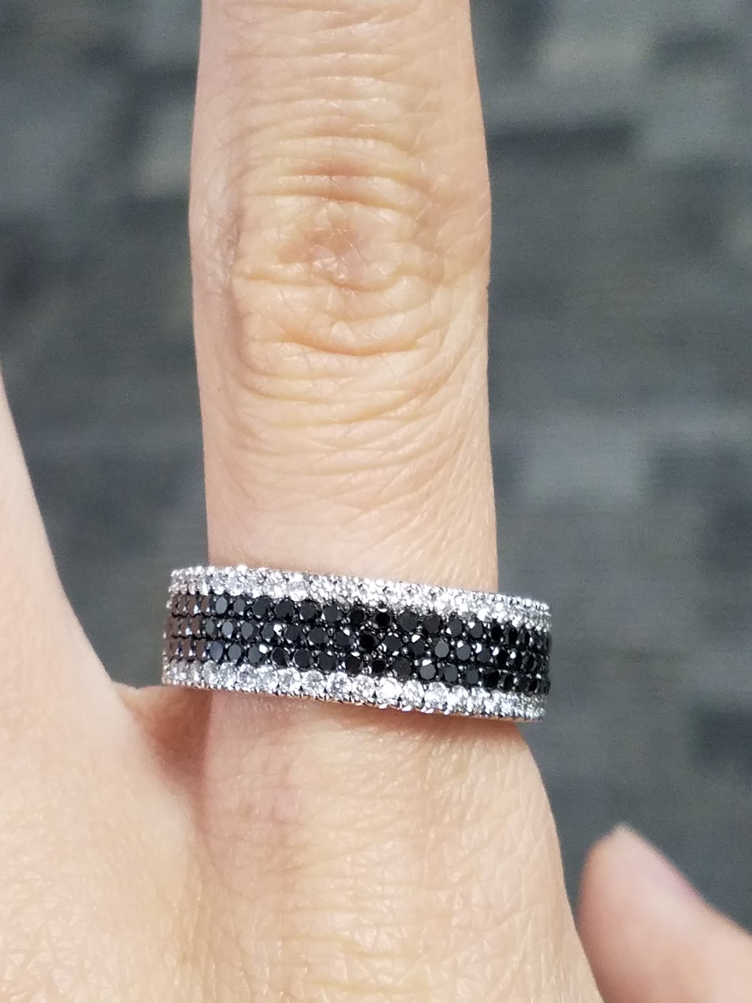Outstanding 14k White Gold Natural Diamond Ring Band