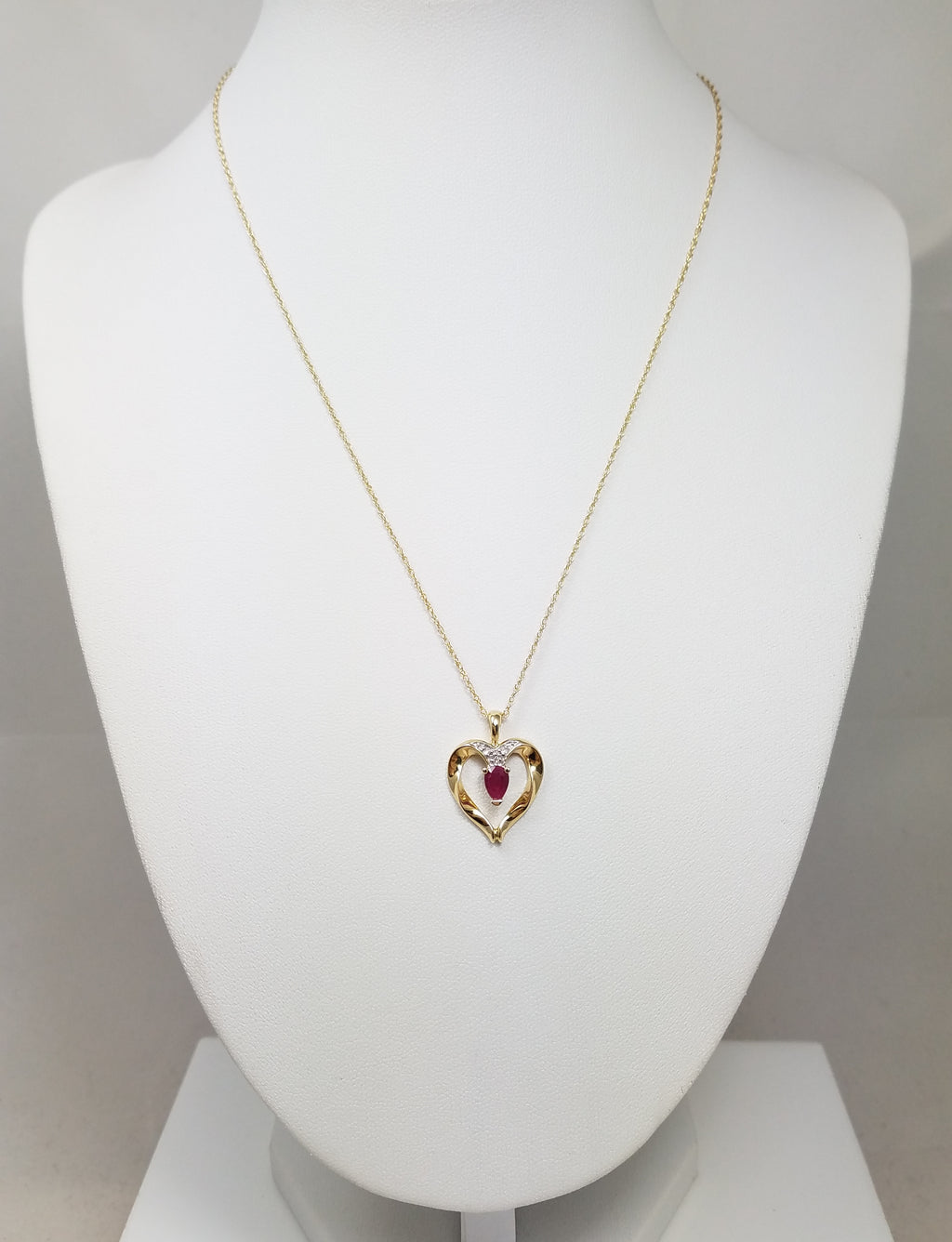 Precious 16" 14k Yellow Gold Natural Ruby Diamond Pendant Necklace