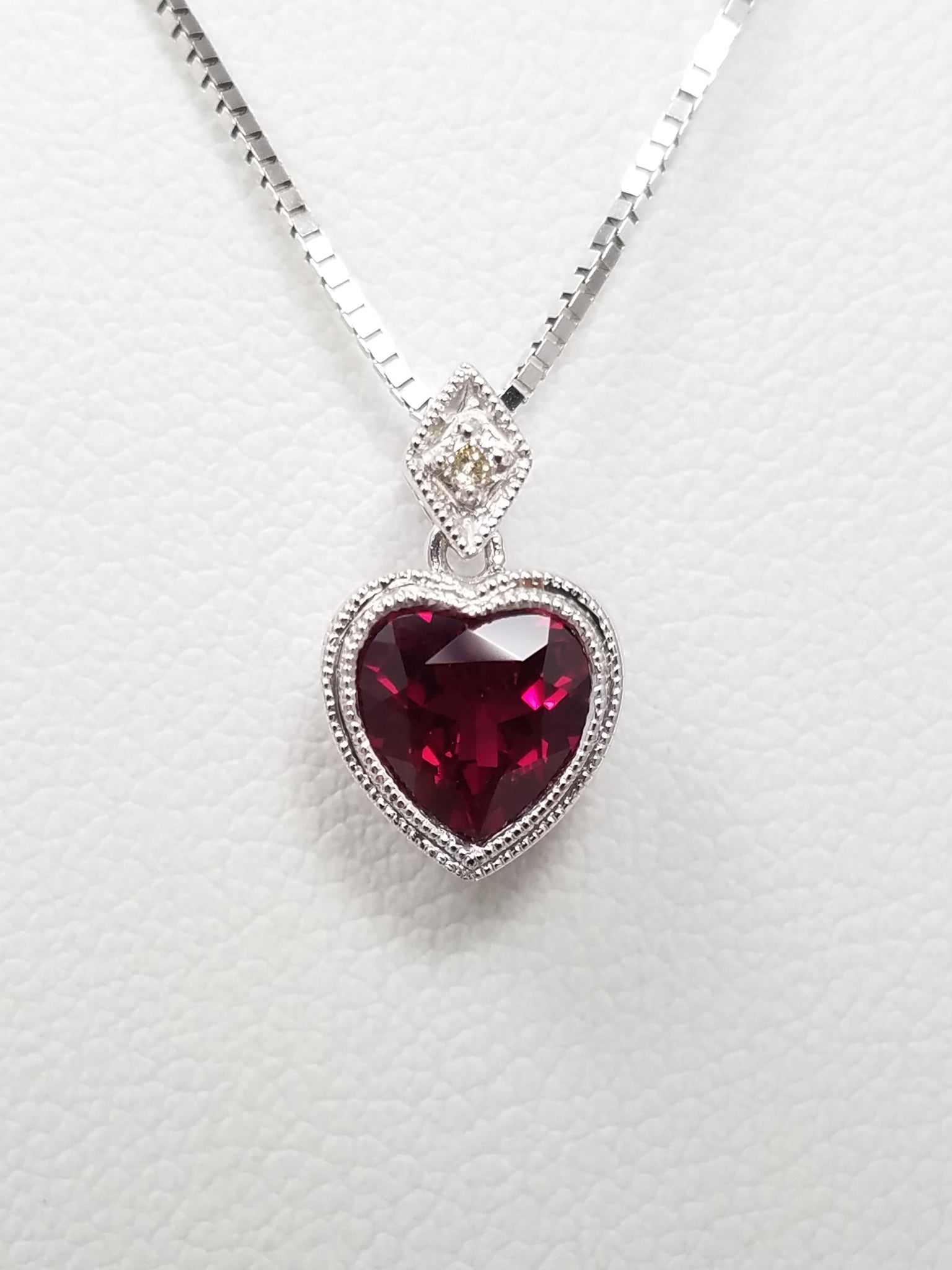 Dazzling 18" 14k White Gold Lab Created Ruby Natural Diamond Pendant Necklace