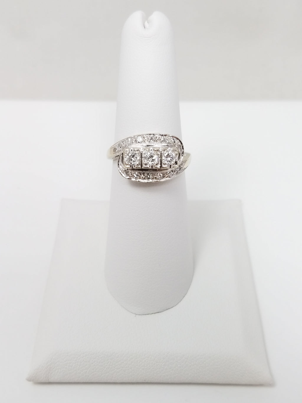 Lovely Vintage 14k White Gold Natural Diamond Wedding Ring Band