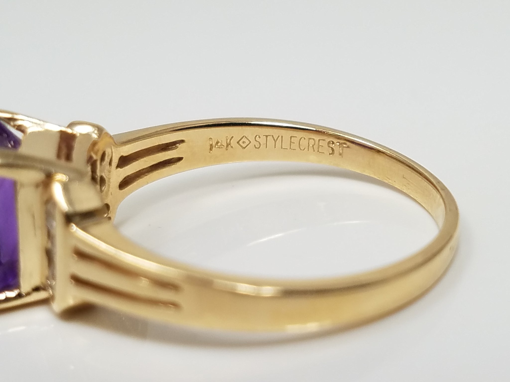 Soothing 14k Yellow Gold Natural Amethyst Diamond Ring