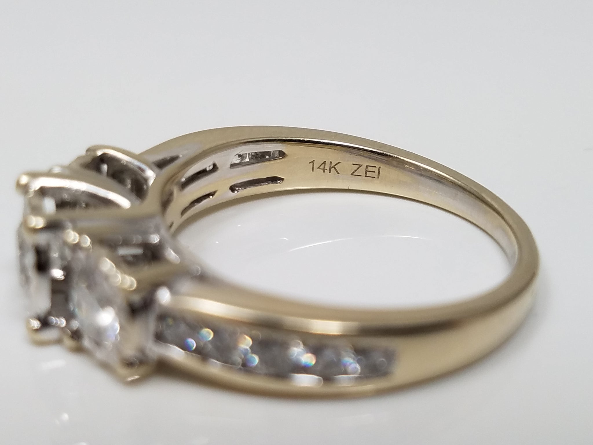 Sophisticated 14k White Gold Natural Diamond Engagement Ring