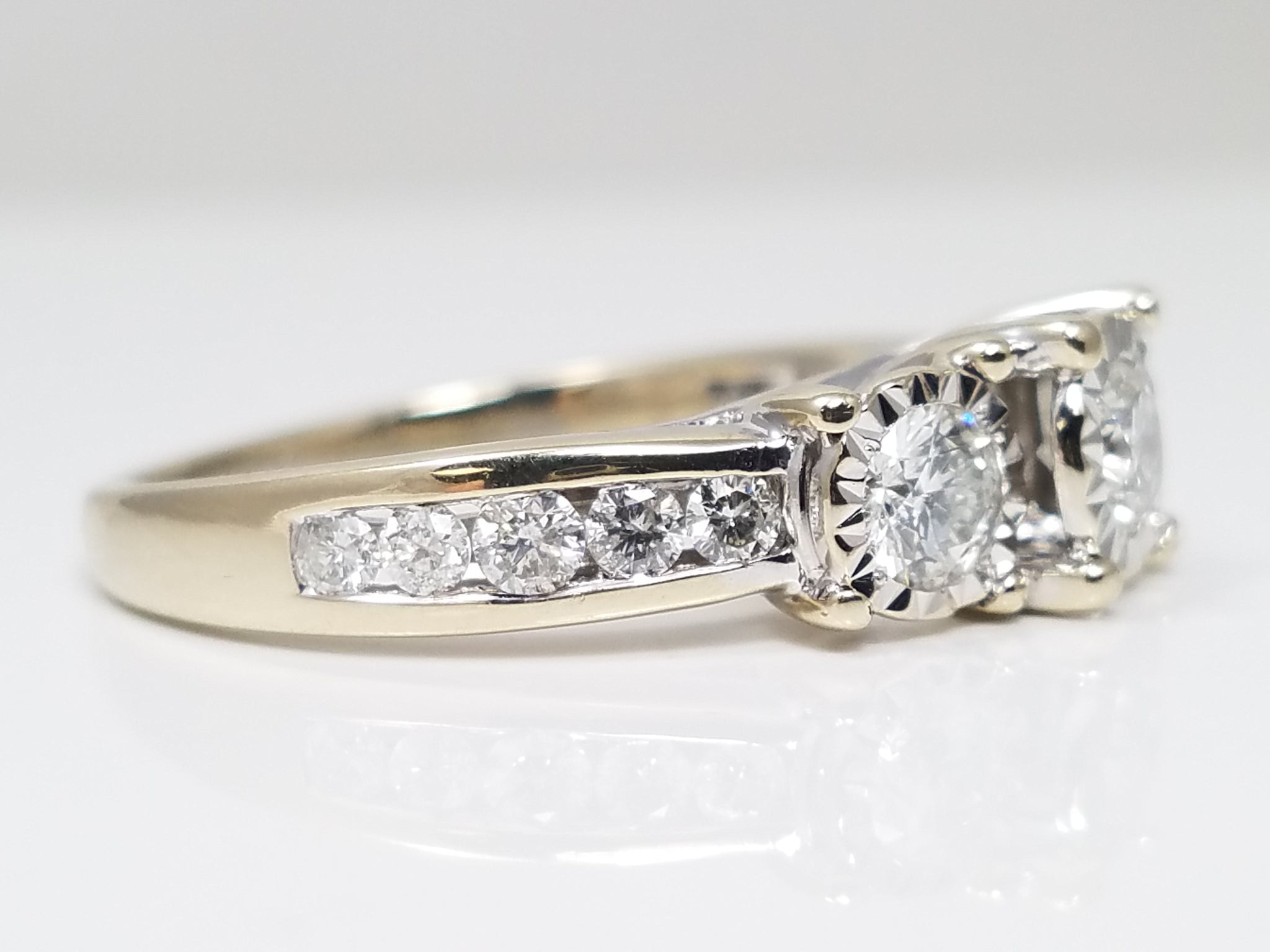 Sophisticated 14k White Gold Natural Diamond Engagement Ring