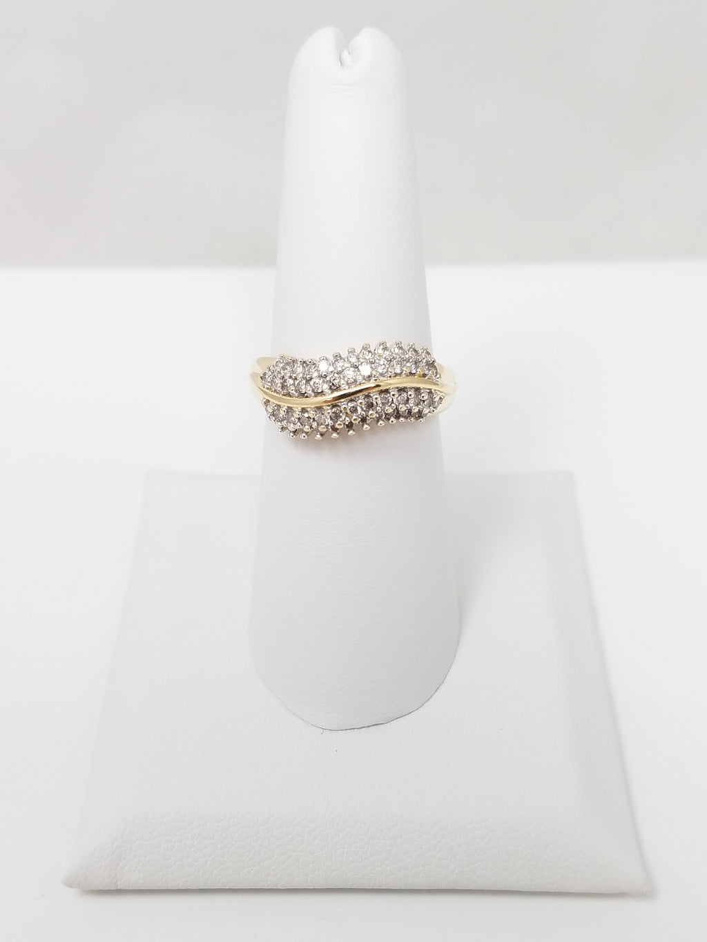 Attractive 14k Yellow Gold Natural Diamond Wave Ring