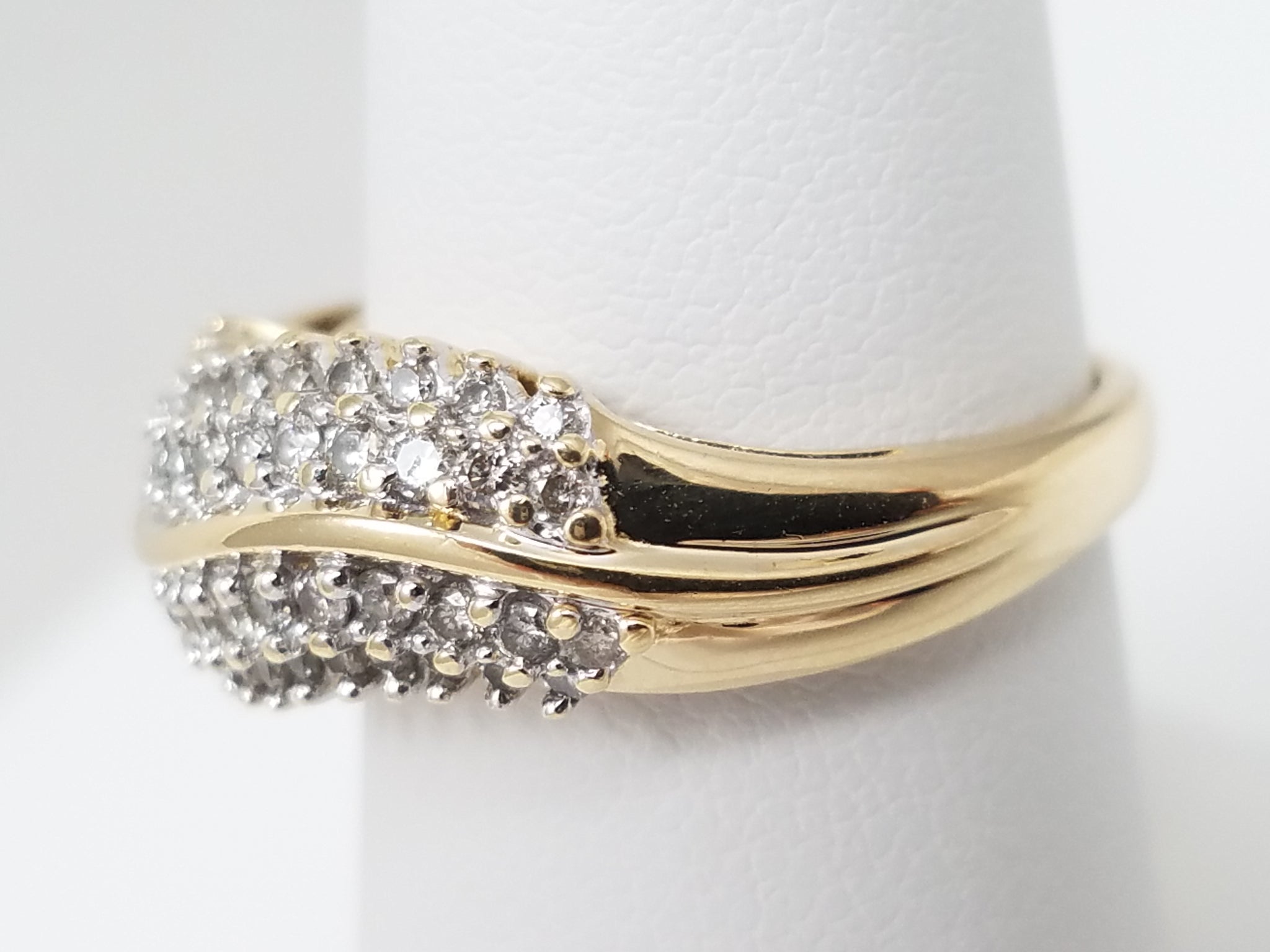 Attractive 14k Yellow Gold Natural Diamond Wave Ring