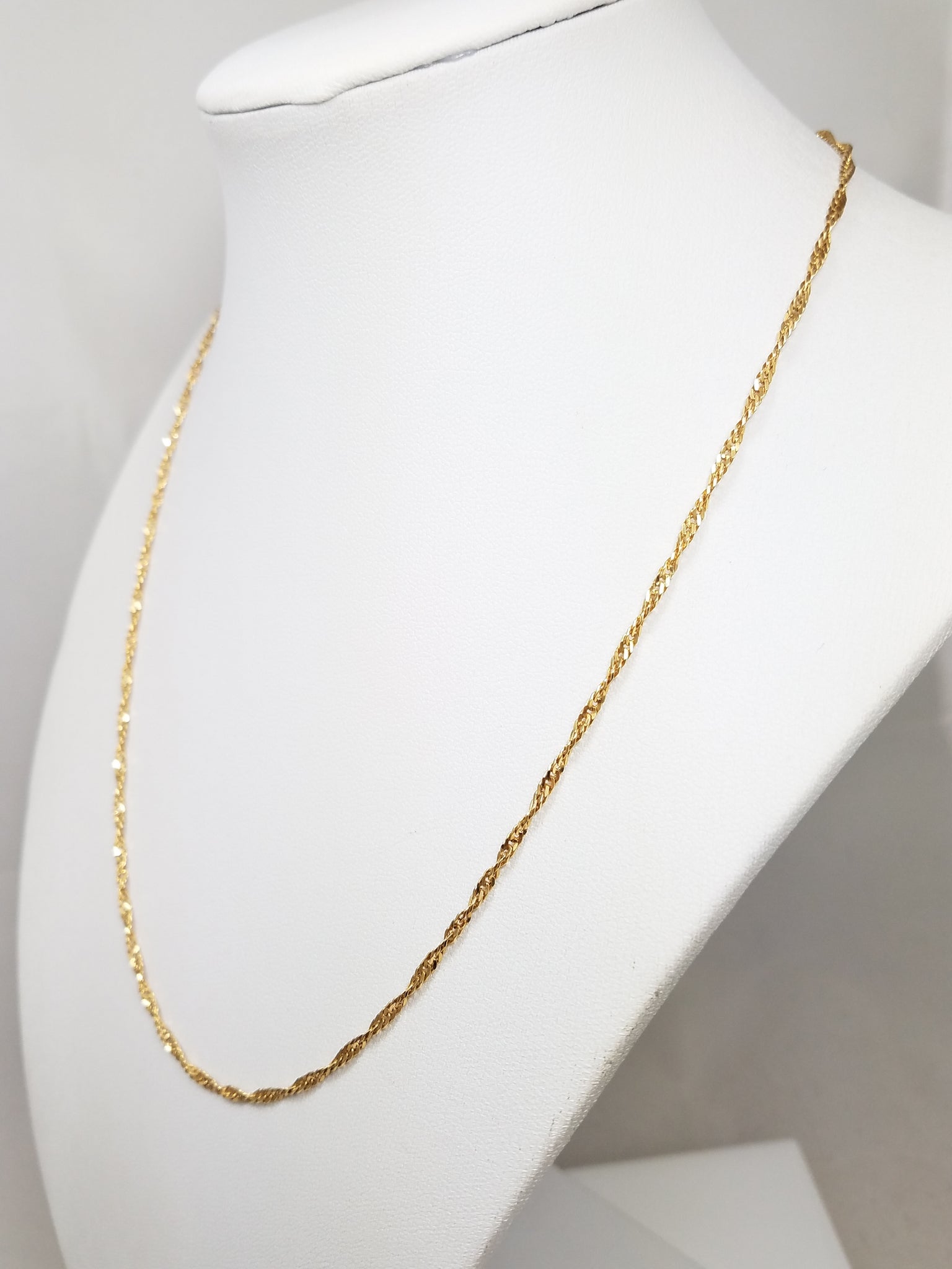 Delicate 18" Solid 18k Yellow Gold Singapore Link Chain Necklace
