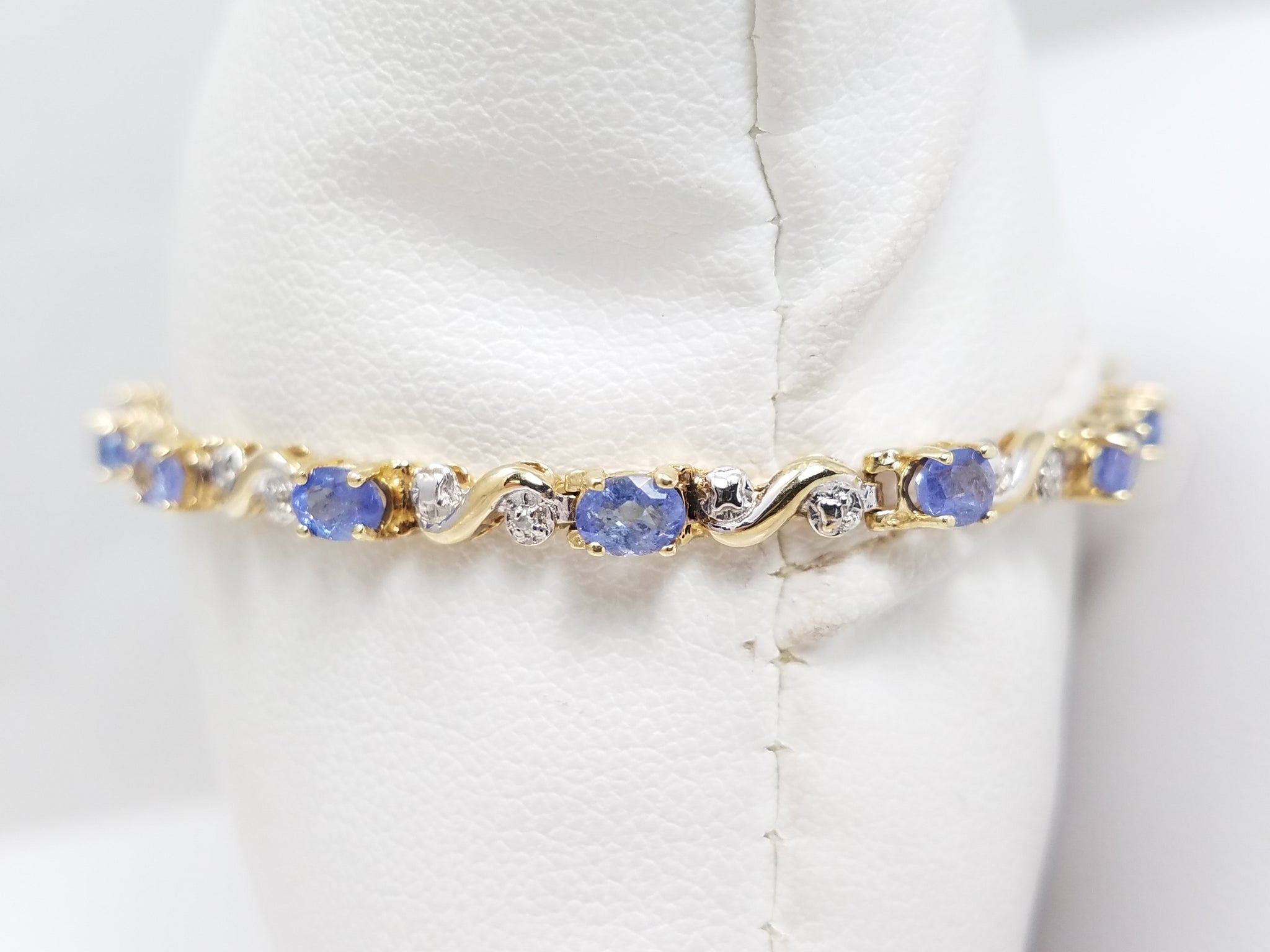 Soothing 7" 10k Two Tone Gold Natural Tanzanite Diamond Bracelet