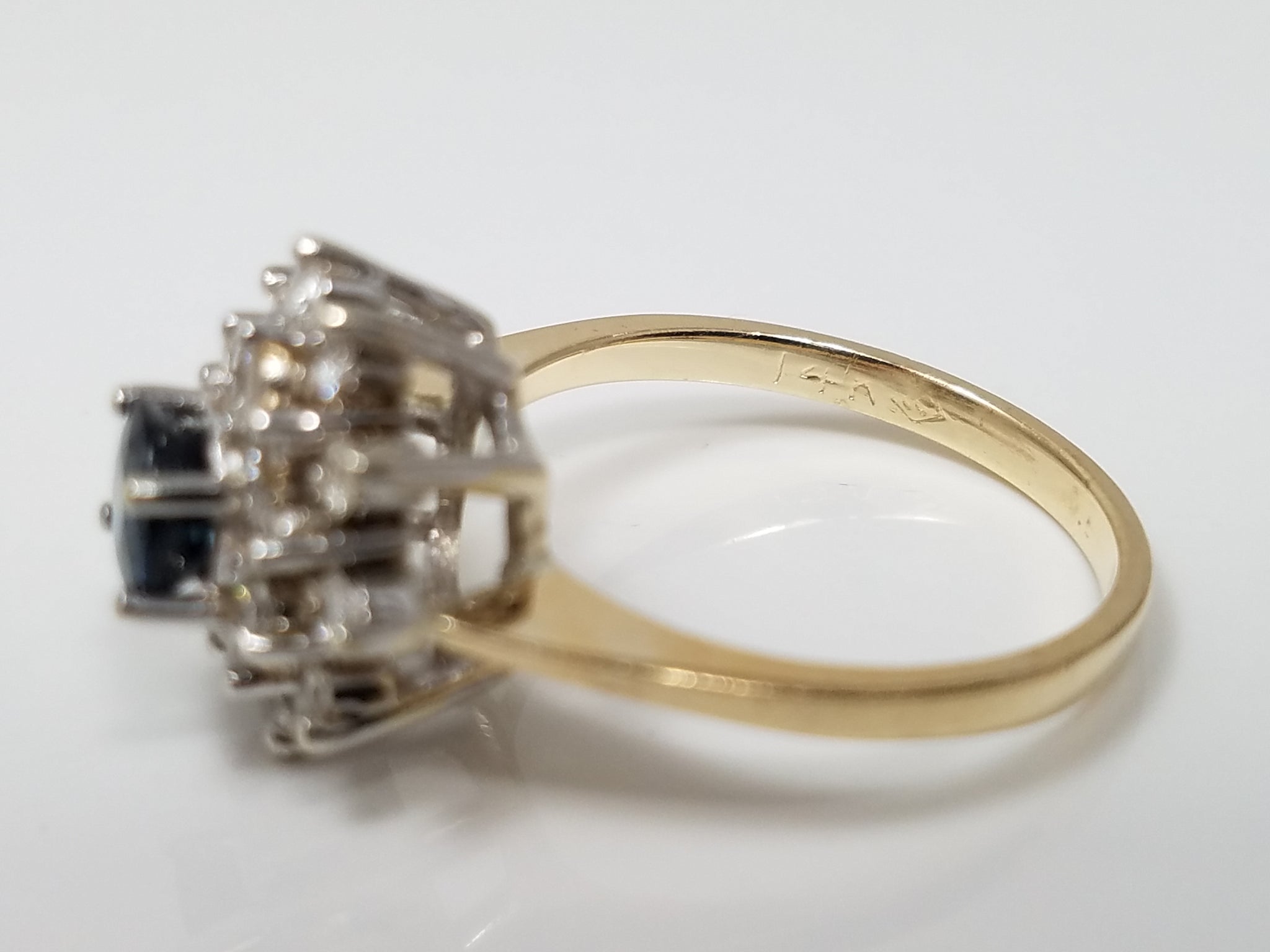 Glamorous 14k Yellow Gold Natural Sapphire Diamond Ring