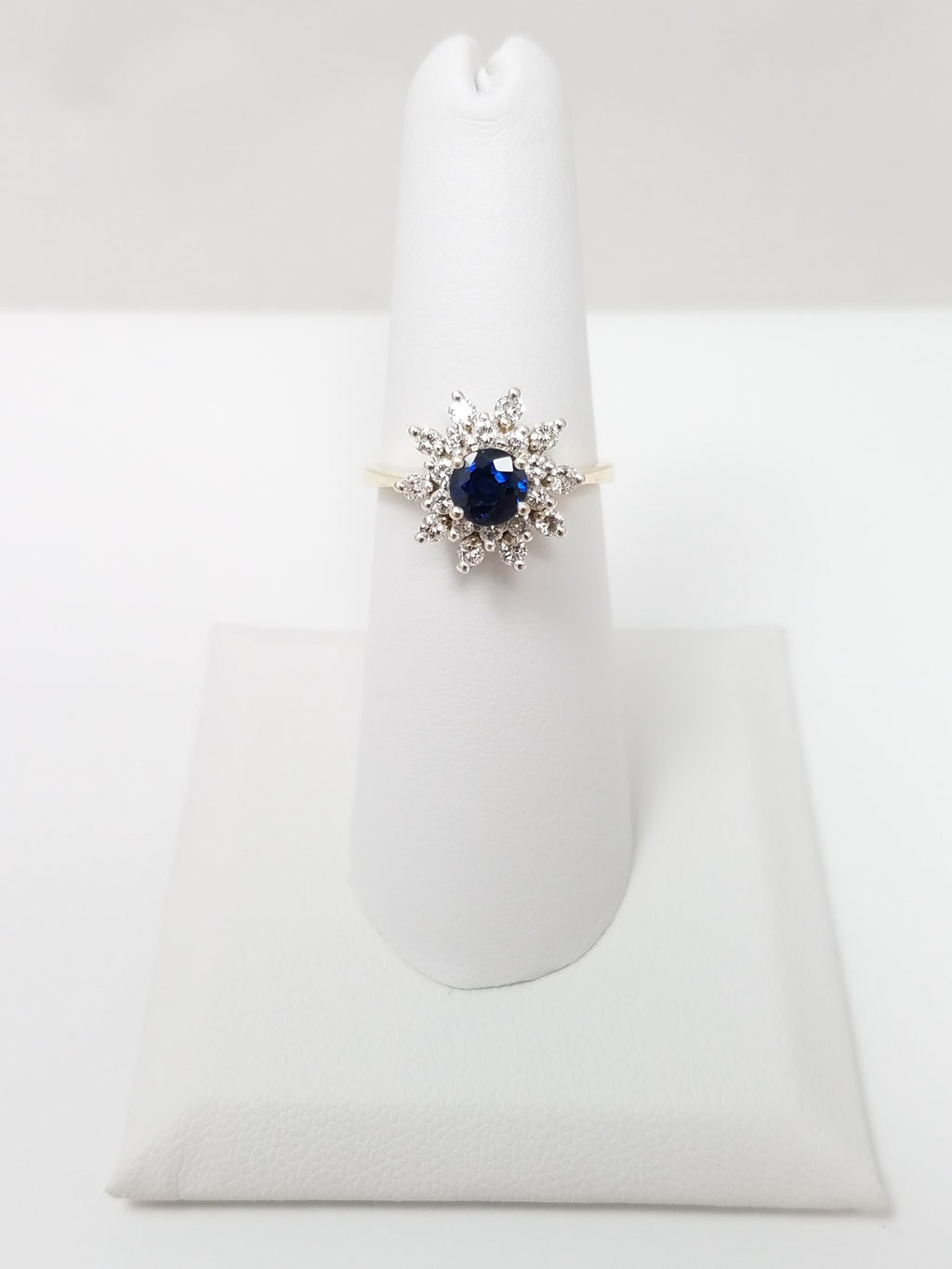 Glamorous 14k Yellow Gold Natural Sapphire Diamond Ring