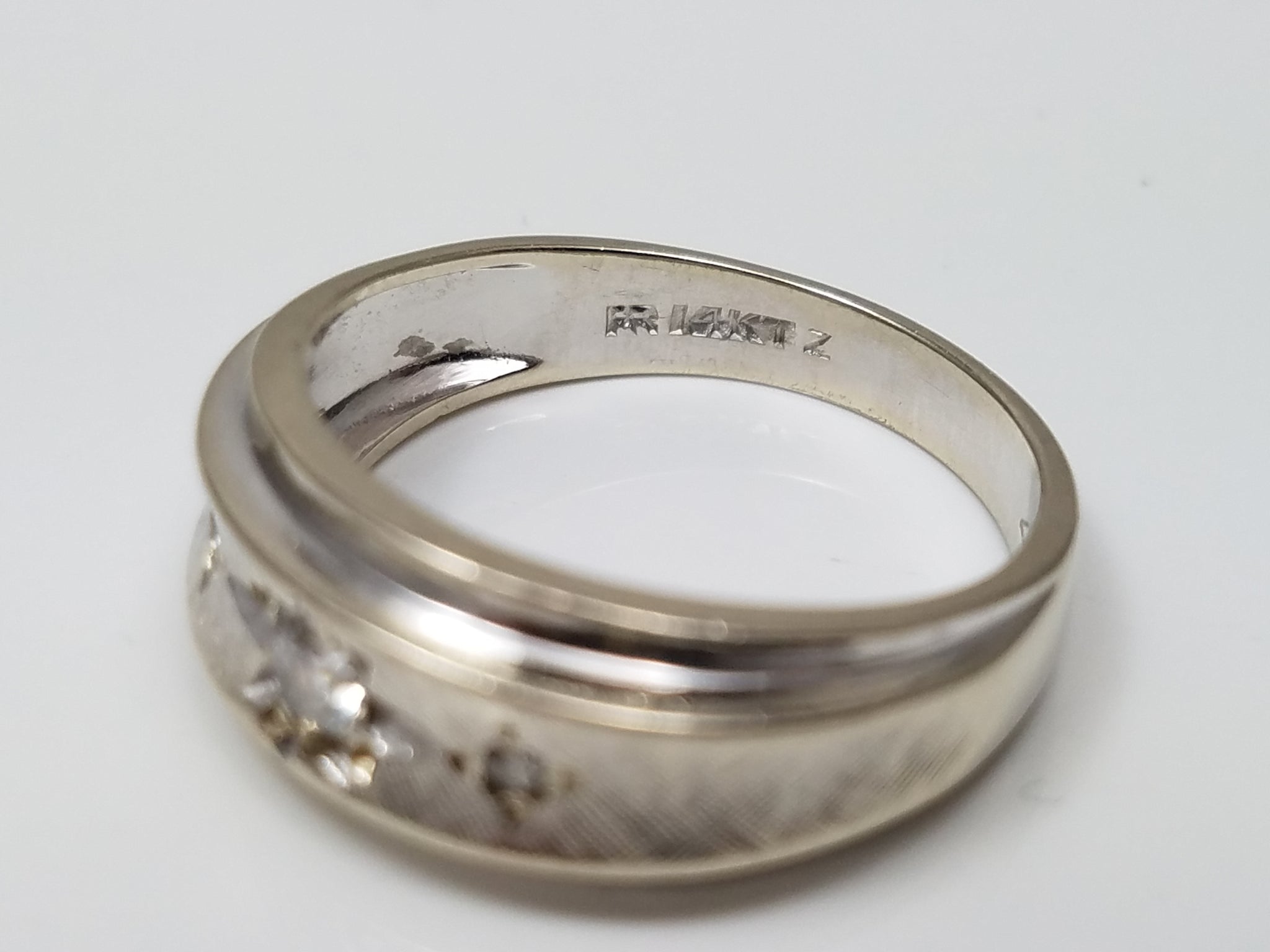 Fashionable 14k White Gold Natural Diamond Wedding Ring Band