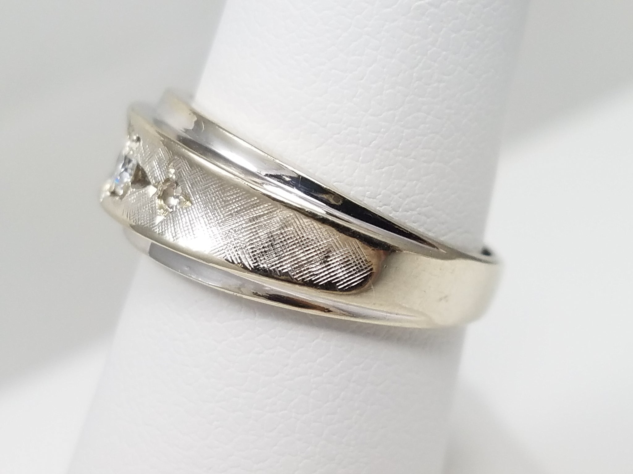 Fashionable 14k White Gold Natural Diamond Wedding Ring Band