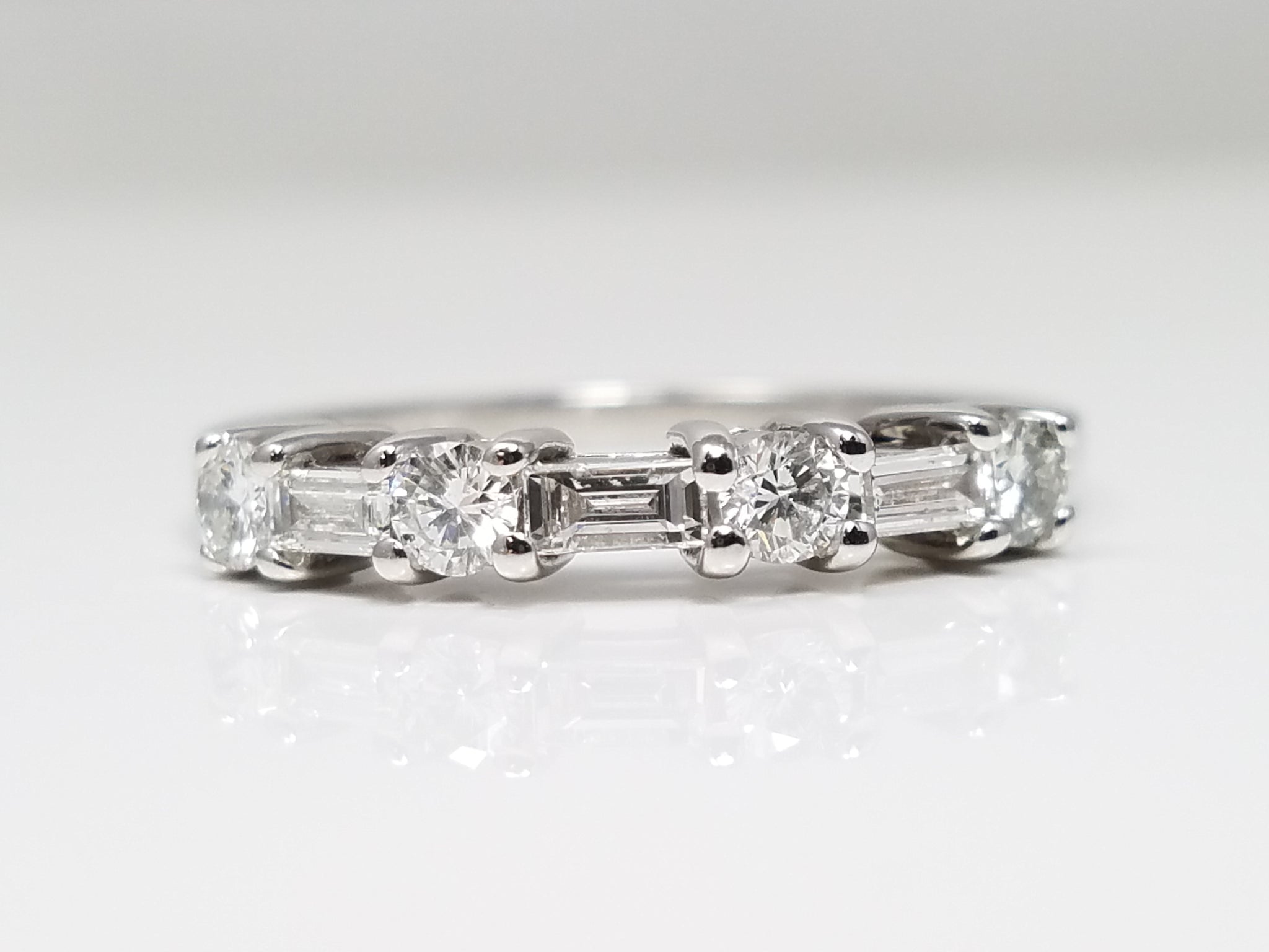 Stunning 14k White Gold Natural Diamond Anniversary Ring Band