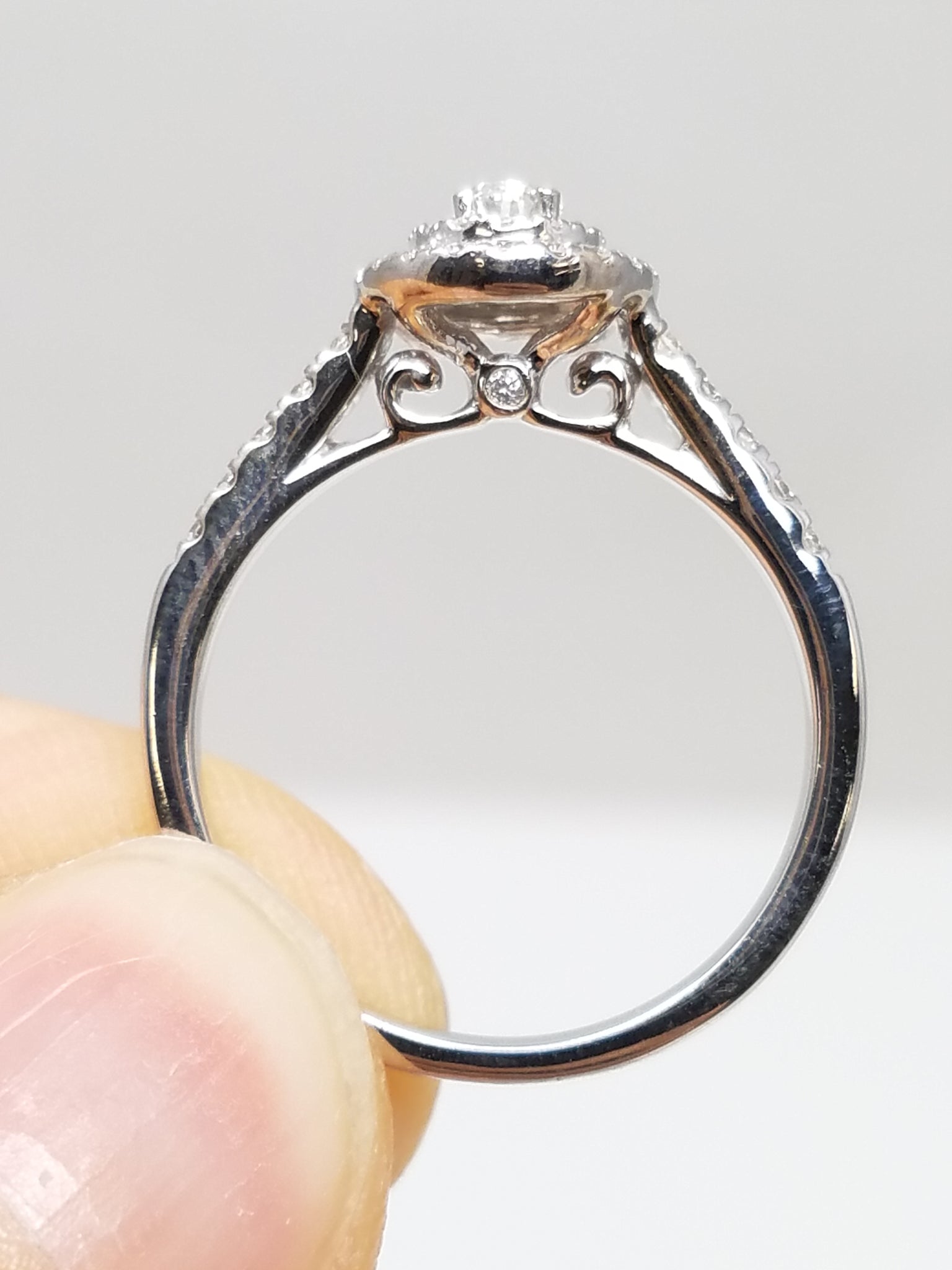 Exquisite 14k White Gold Natural Diamond Engagement Ring