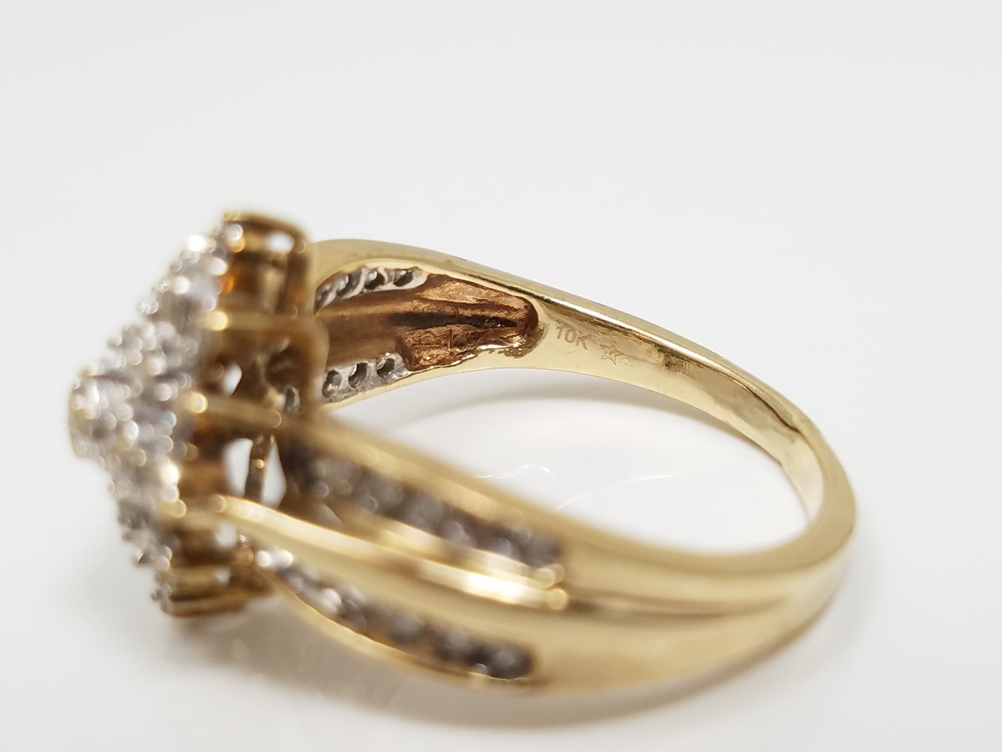 Stylish 10k Yellow Gold Natural Diamond Cluster Ring