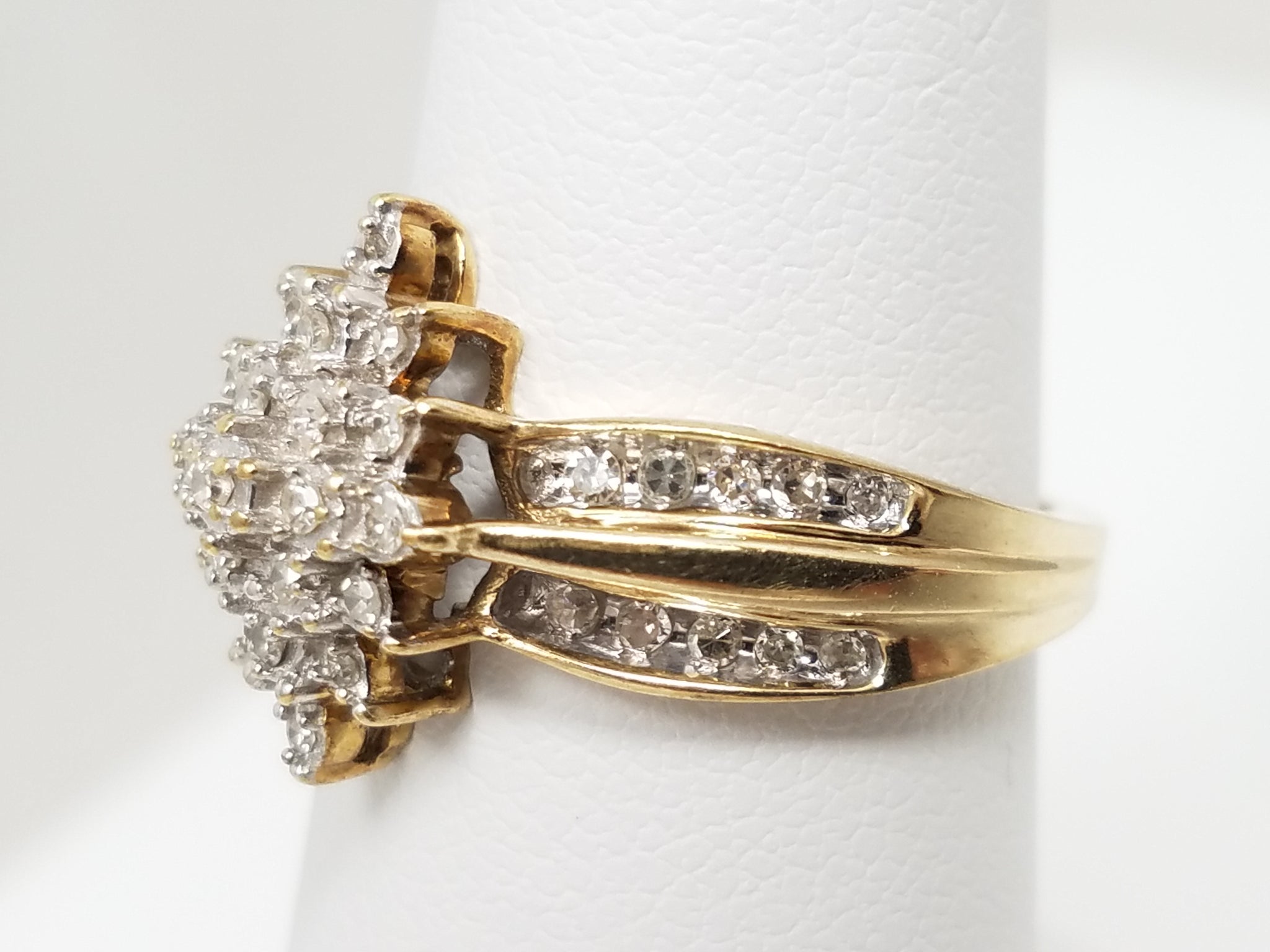 Stylish 10k Yellow Gold Natural Diamond Cluster Ring