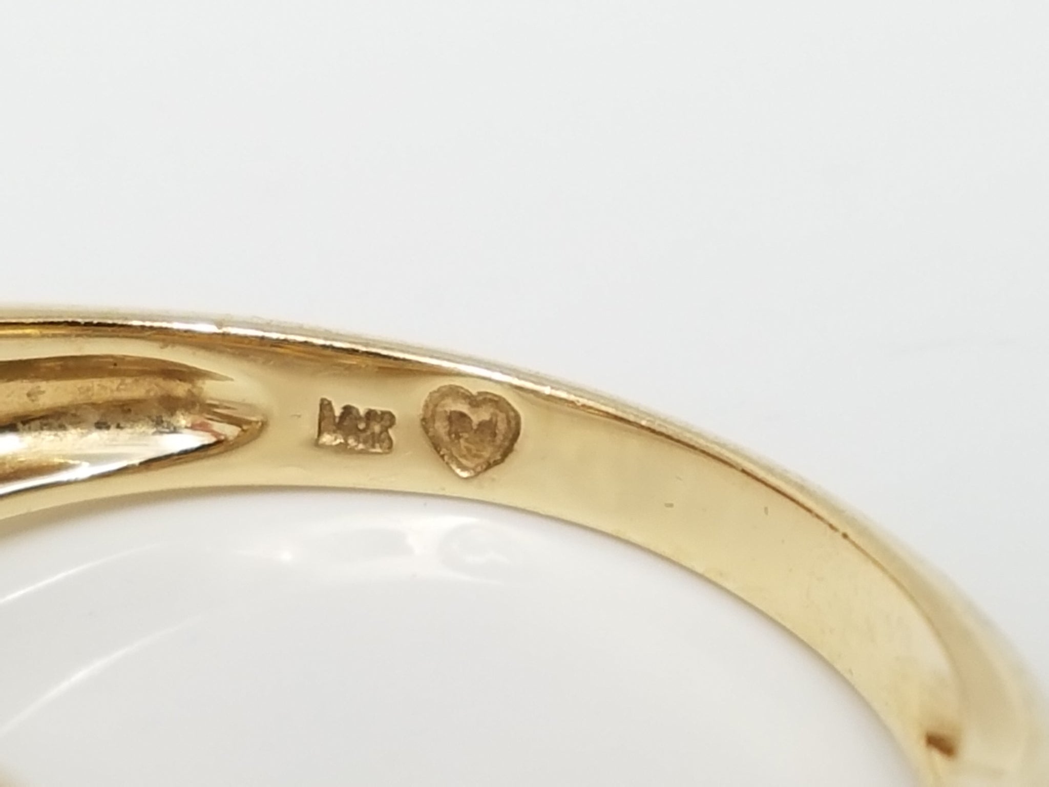 Extravagant 14k Two Tone Gold Natural Diamond Ring Band