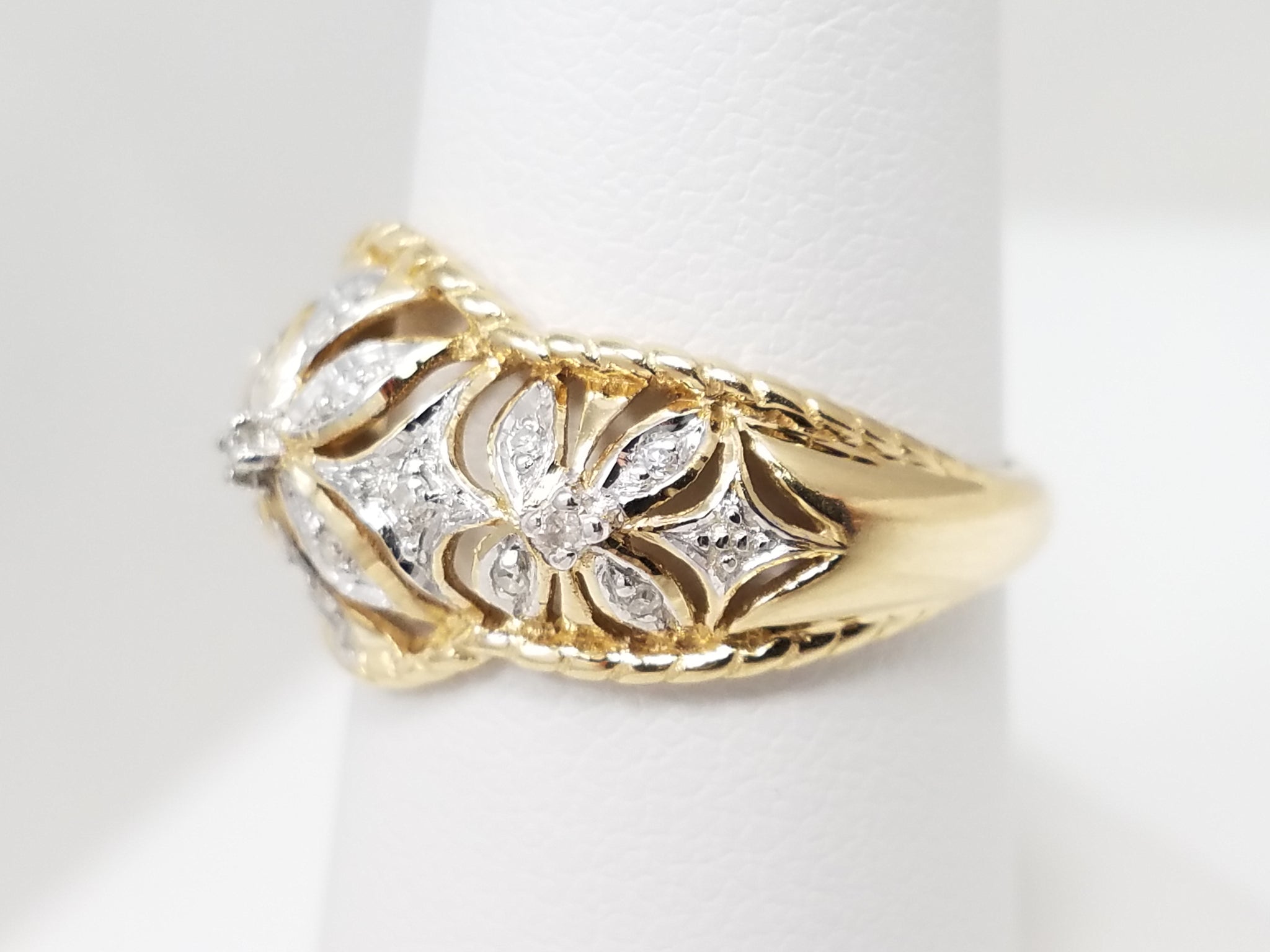 Extravagant 14k Two Tone Gold Natural Diamond Ring Band