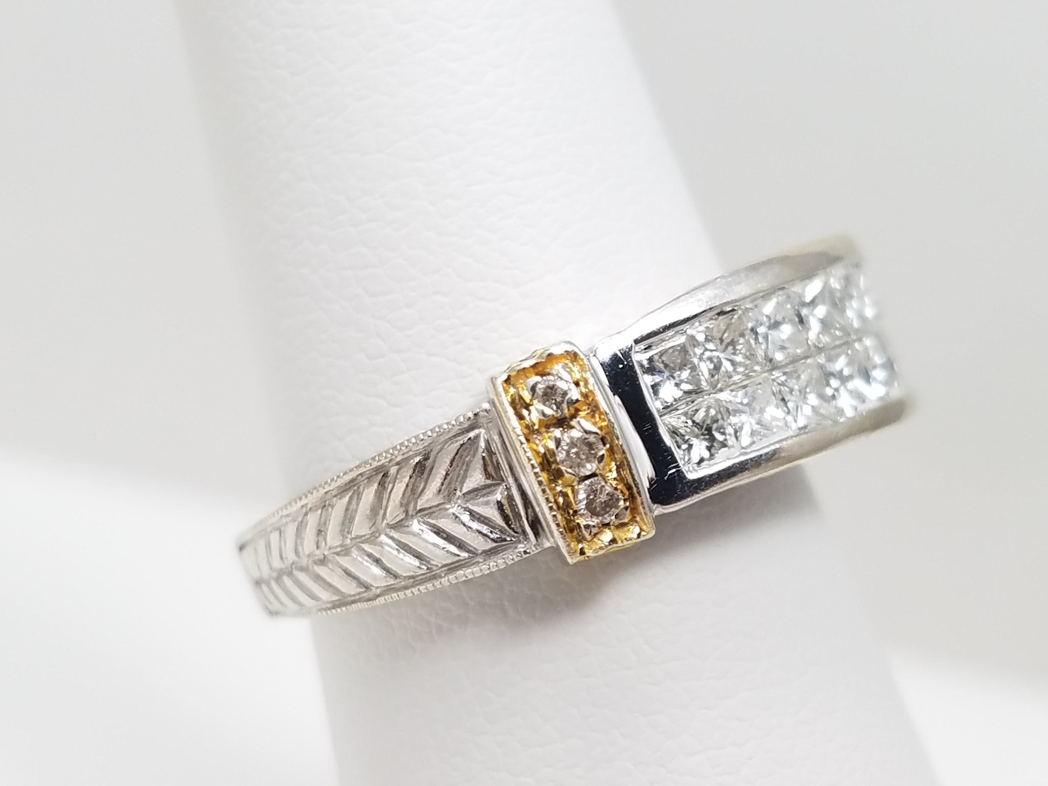 Remarkable 14k Two Tone Gold Natural Diamond Wedding Ring Band