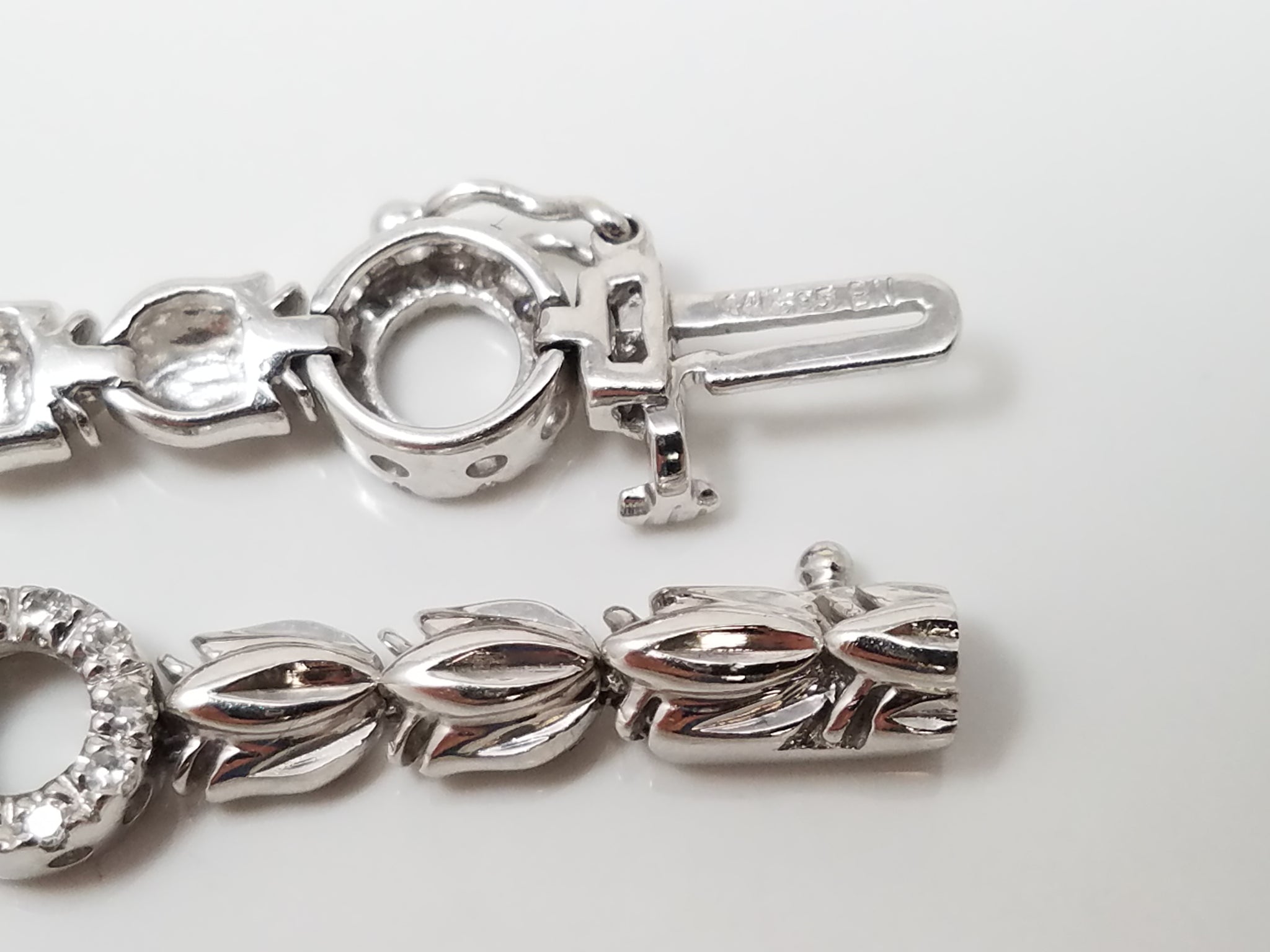 Elegant 14k White Gold Natural Diamond Bracelet