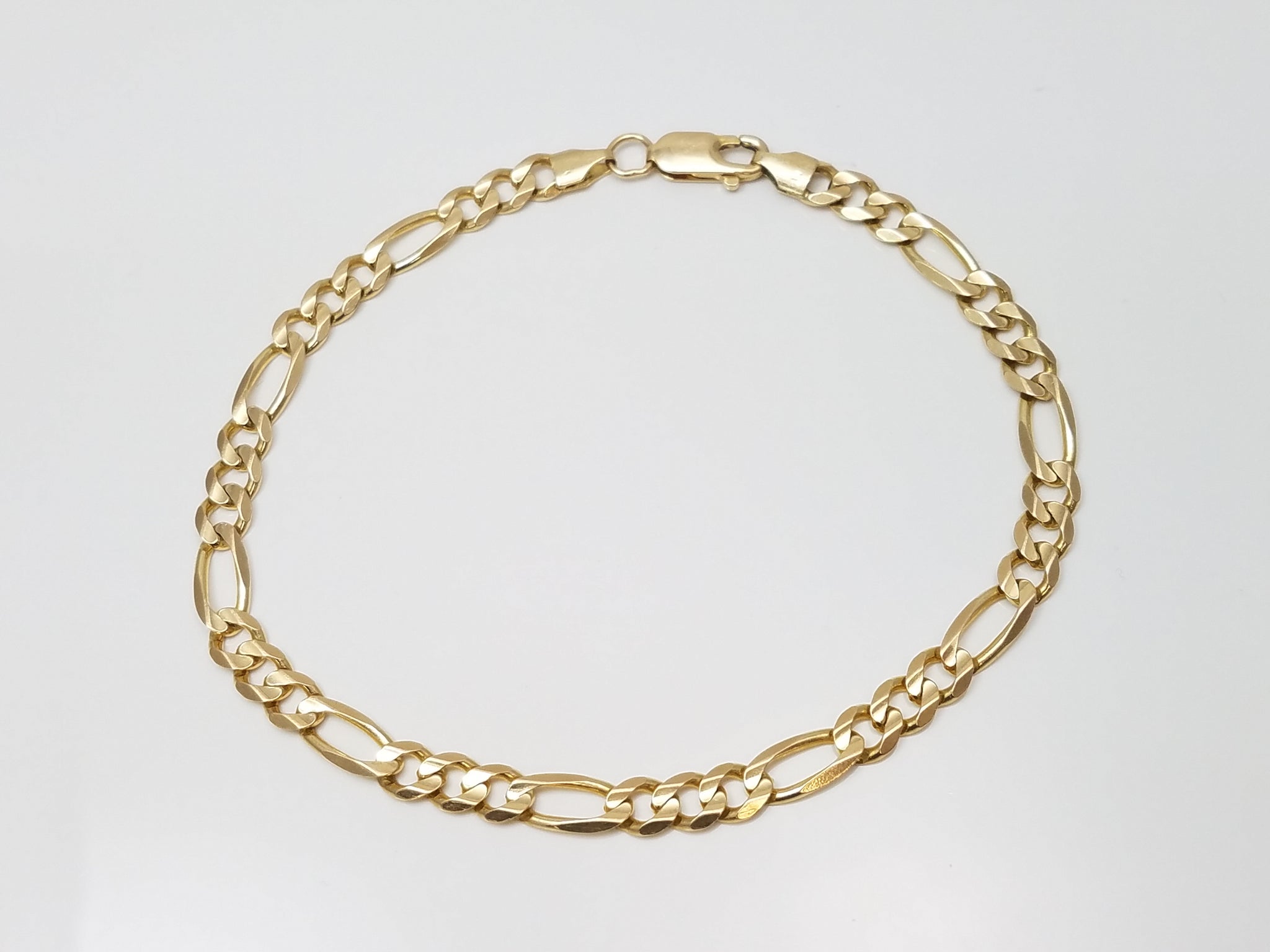 Classic 8.25" Solid 14k Yellow Gold Figaro Link Bracelet