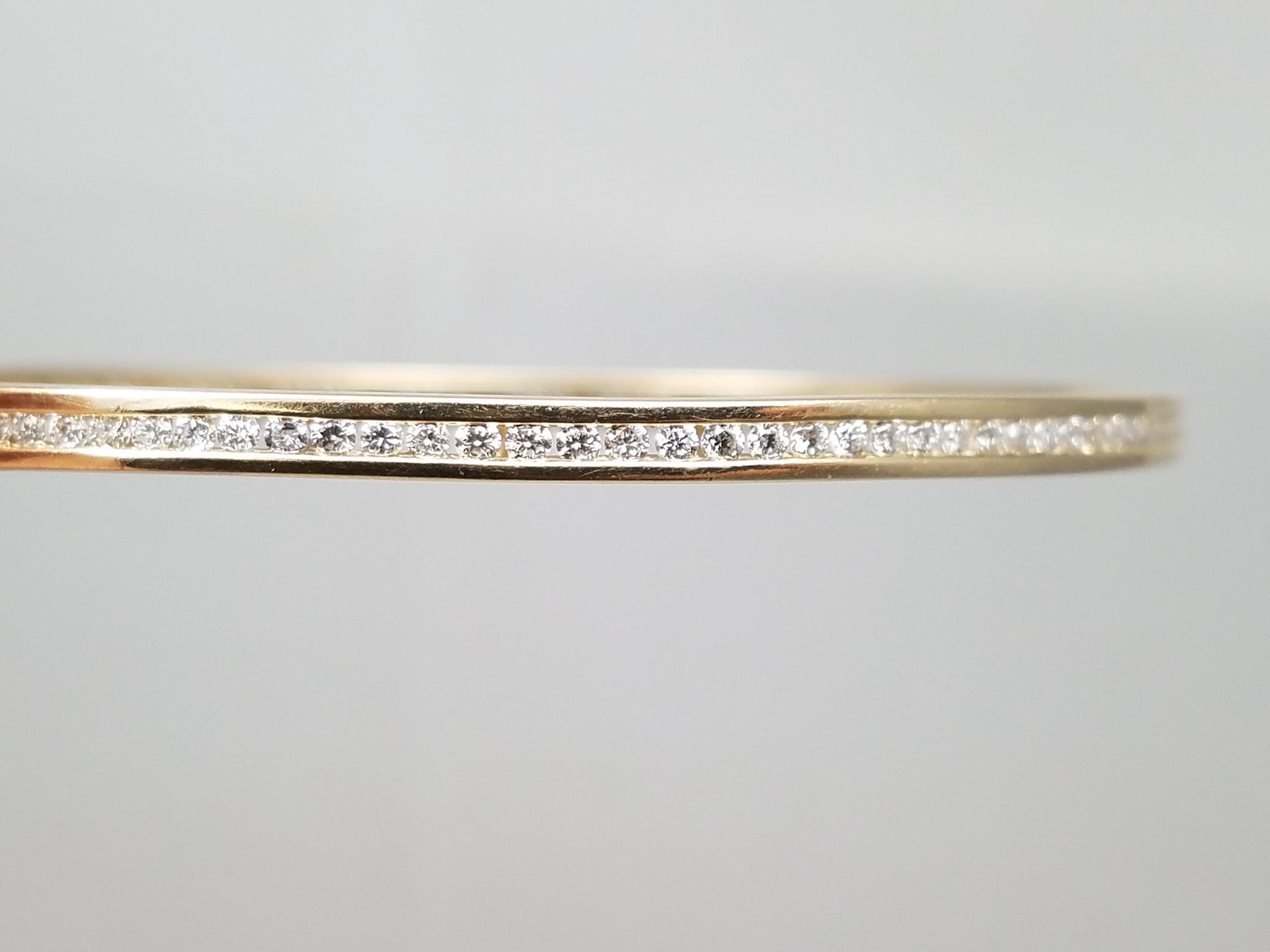 Glitzy 14k Yellow Gold Natural Diamond Slip On Bangle Bracelet