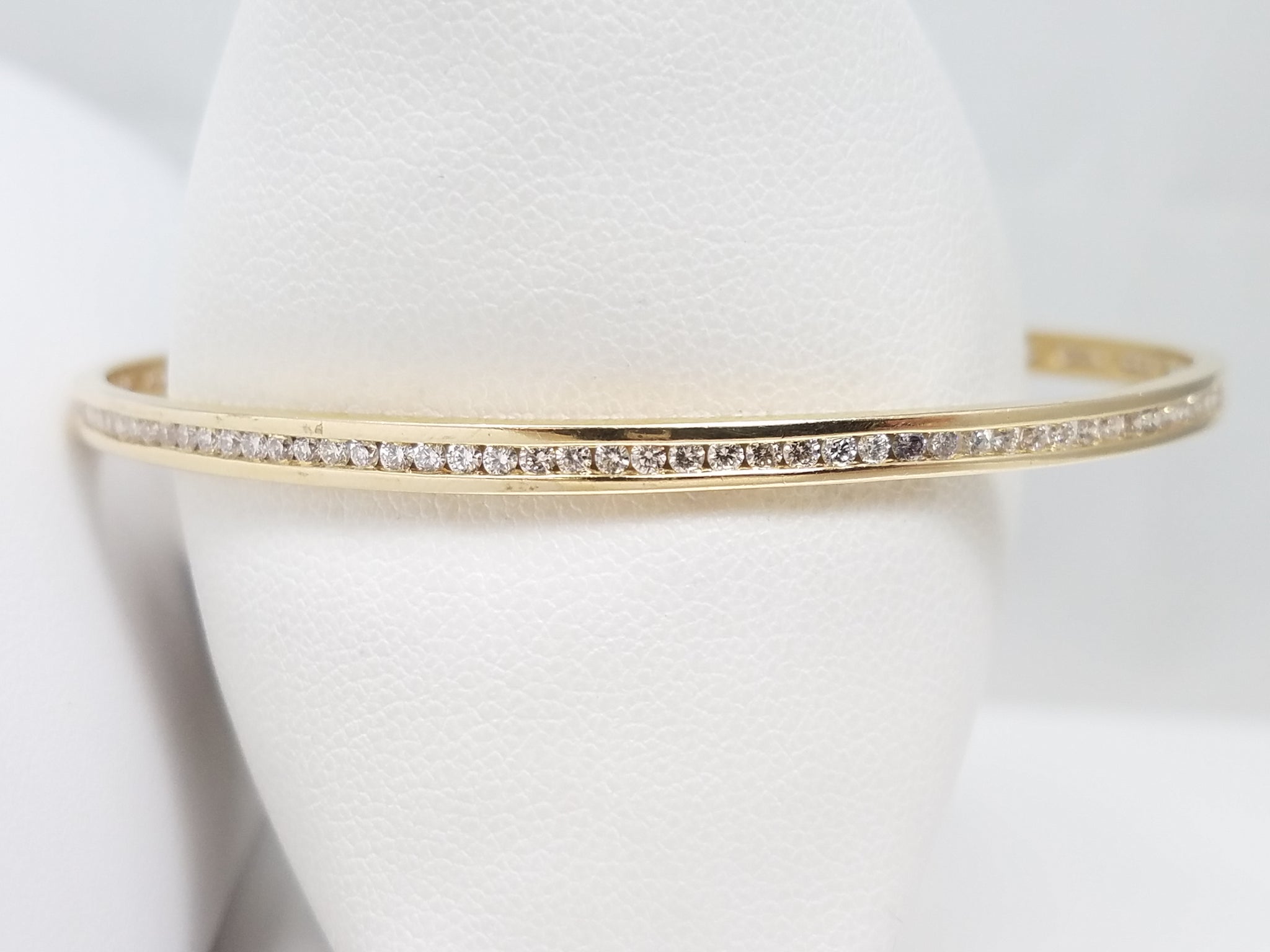 Glitzy 14k Yellow Gold Natural Diamond Slip On Bangle Bracelet