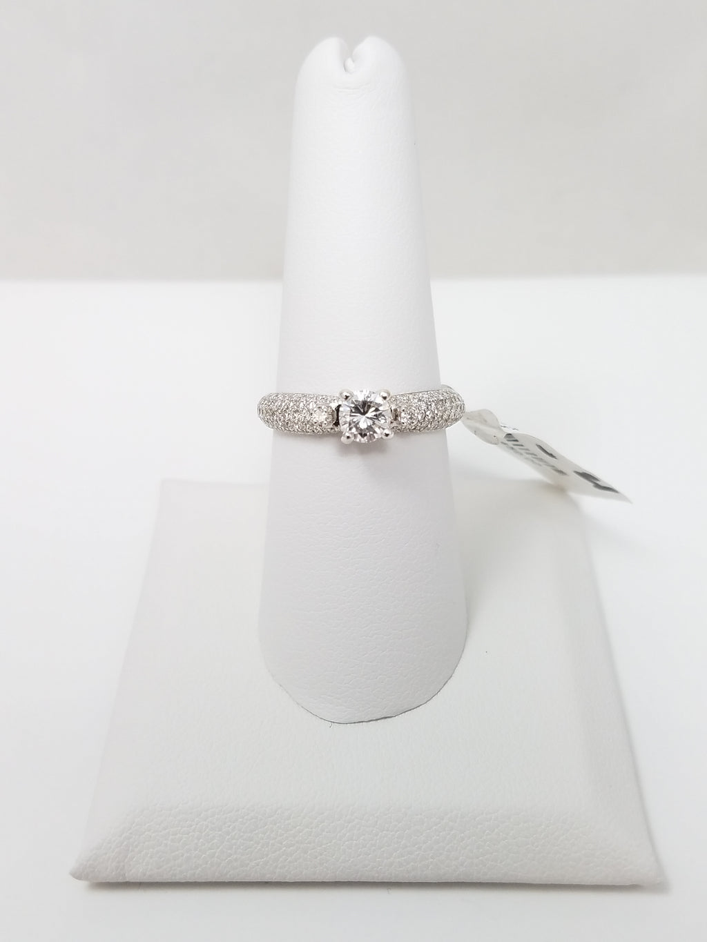 New! Remarkable 18k White Gold .93ctw Natural Diamond Engagement Ring