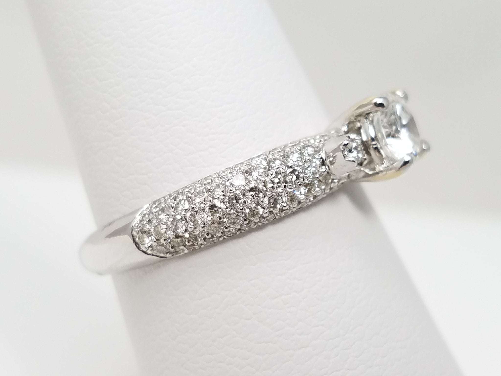 New! Remarkable 18k White Gold .93ctw Natural Diamond Engagement Ring
