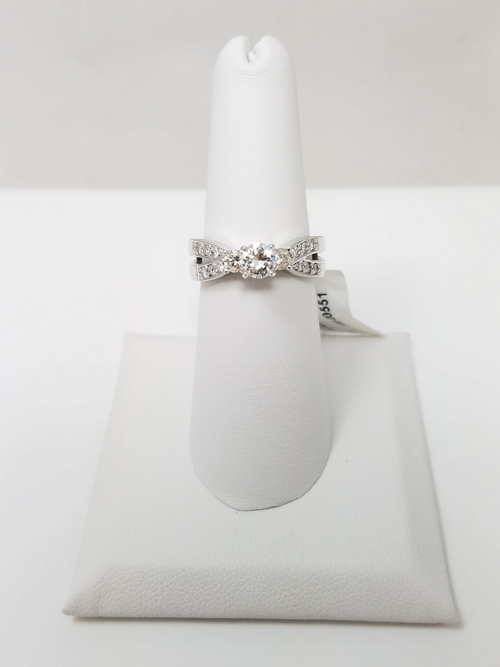 New! Luxurious 14k White Gold Natural Diamond Engagement Ring